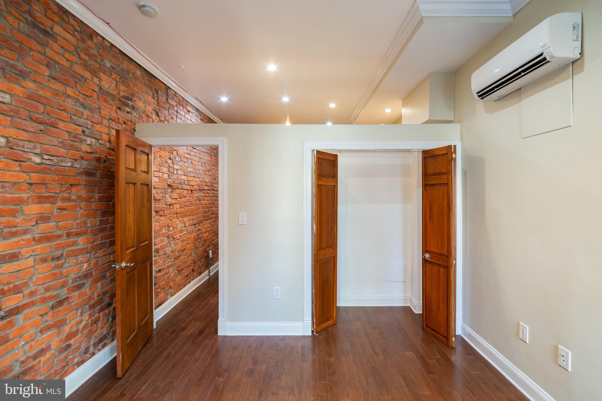 LOWER MOYAMENSING - Residential Lease