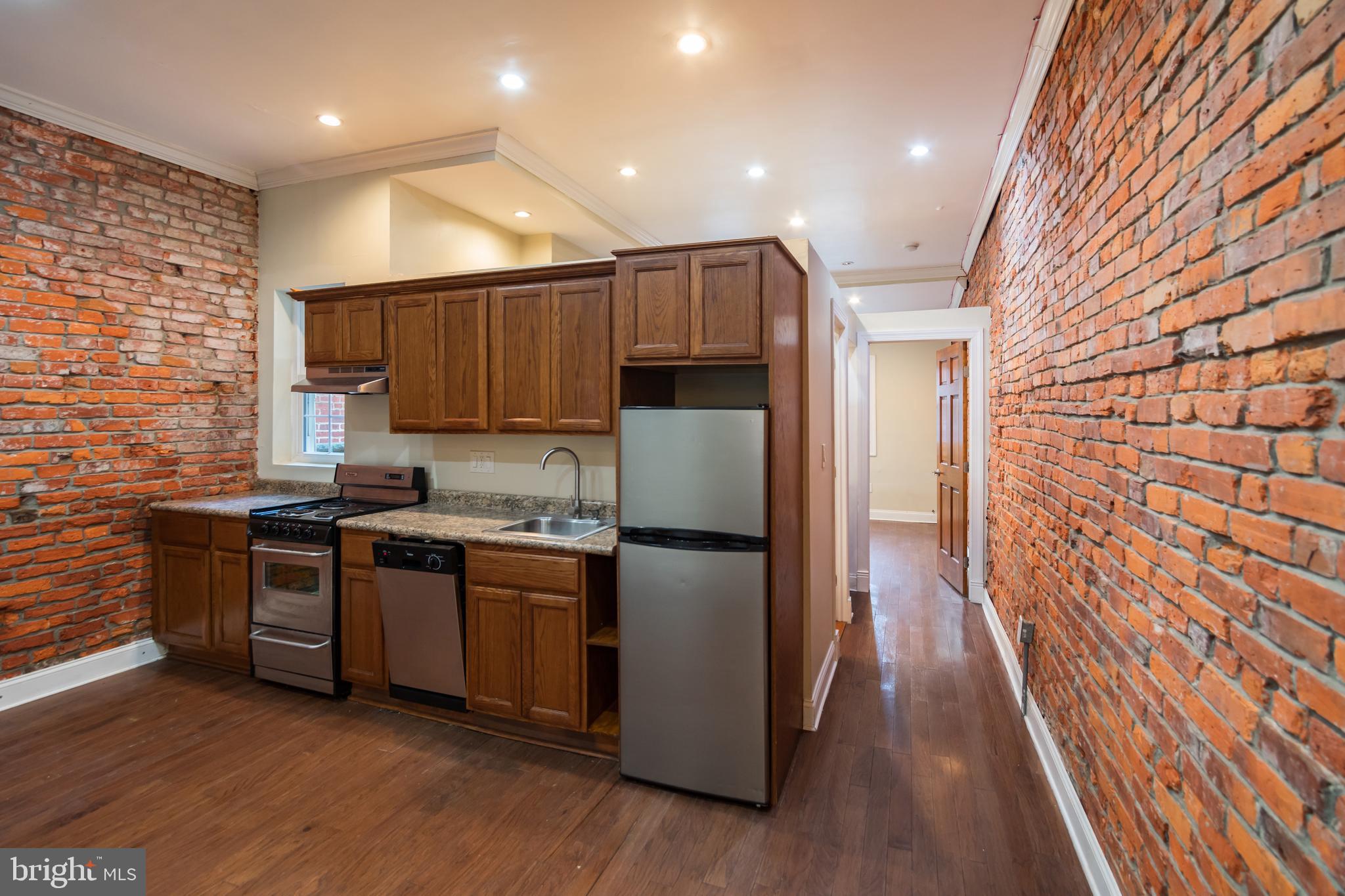 LOWER MOYAMENSING - Residential Lease