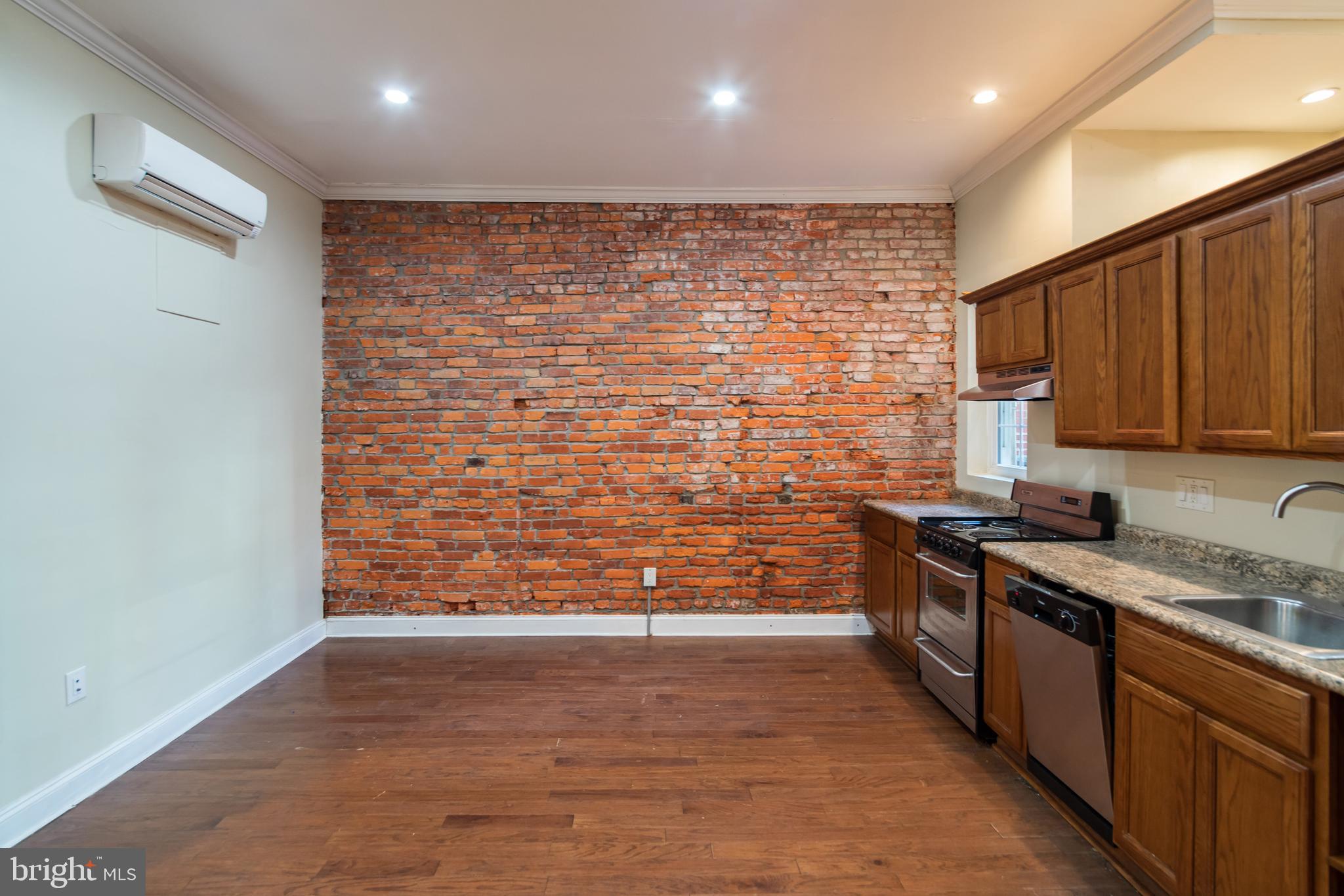 LOWER MOYAMENSING - Residential Lease