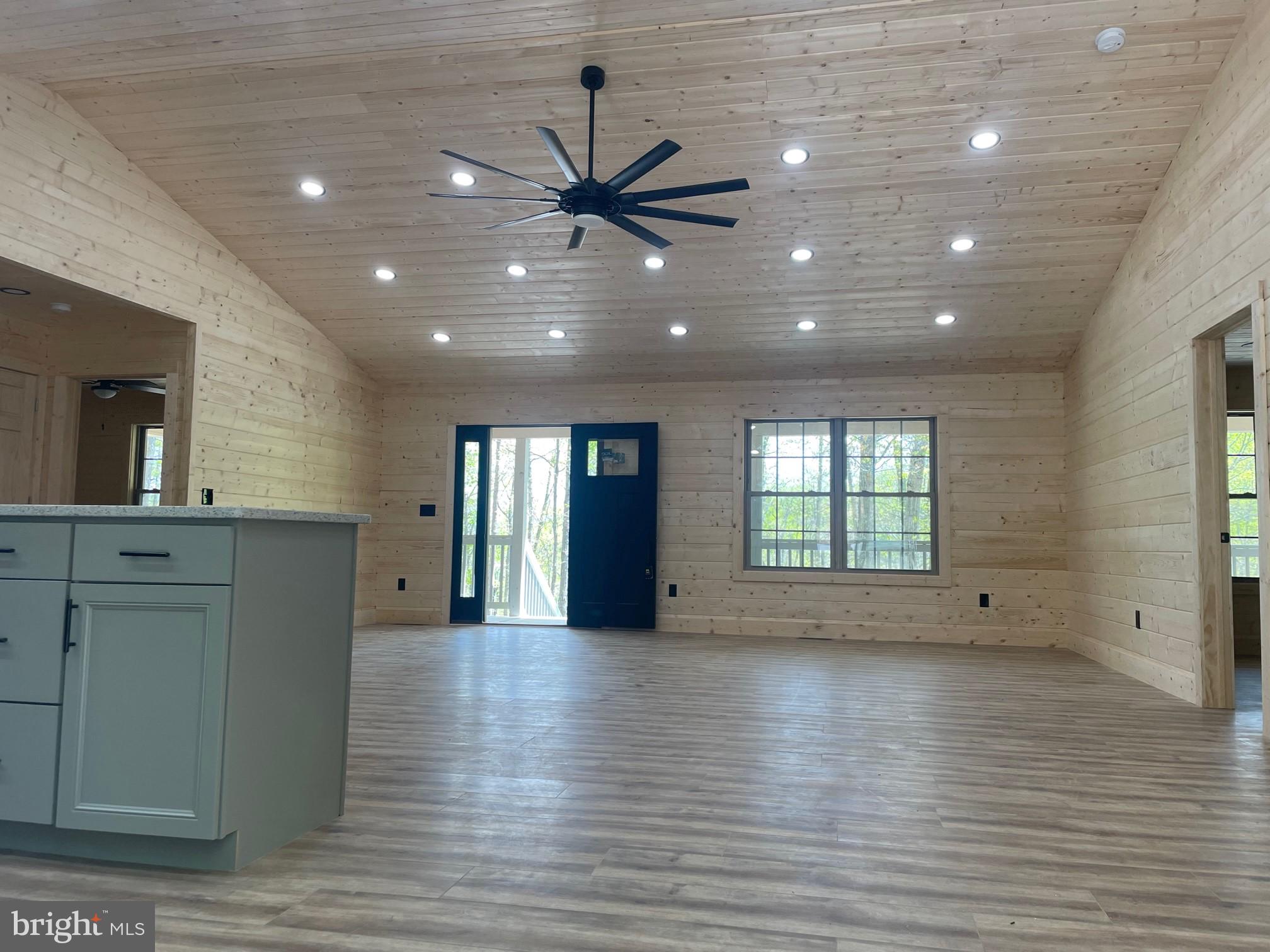 TROUT PASS - Residential