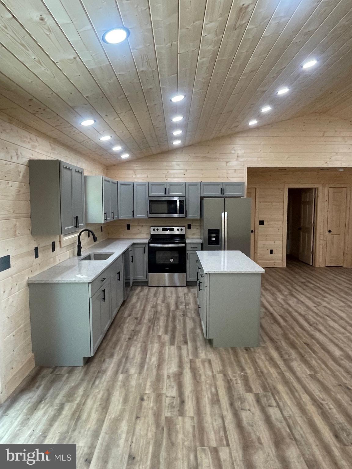 TROUT PASS - Residential