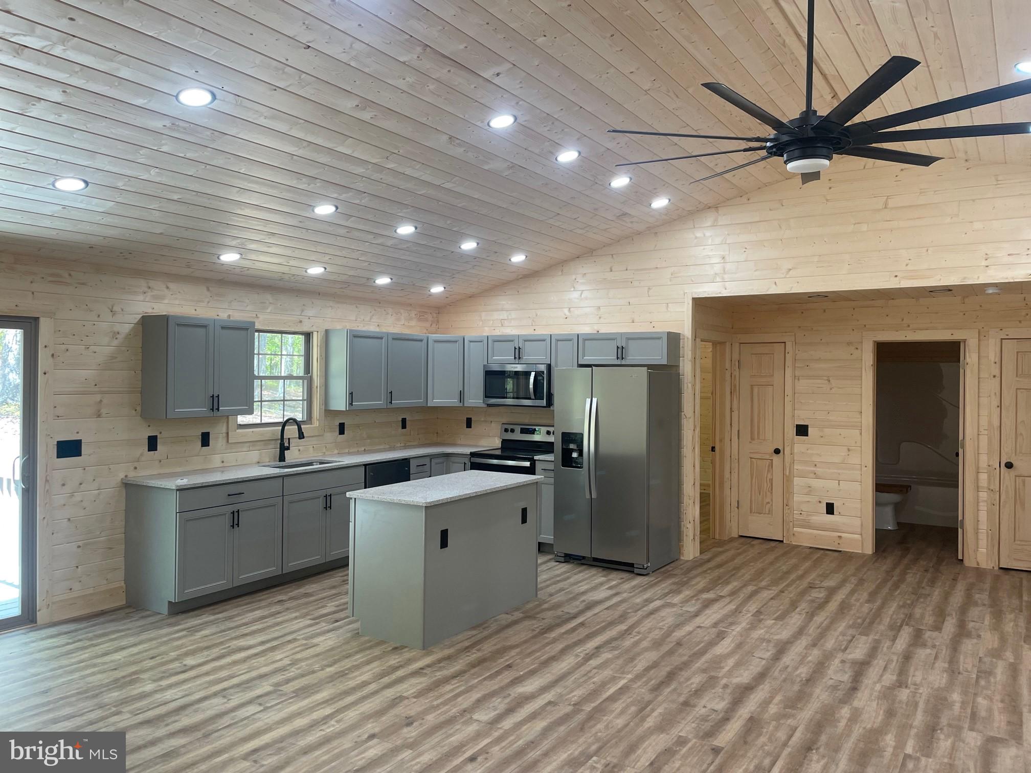 TROUT PASS - Residential