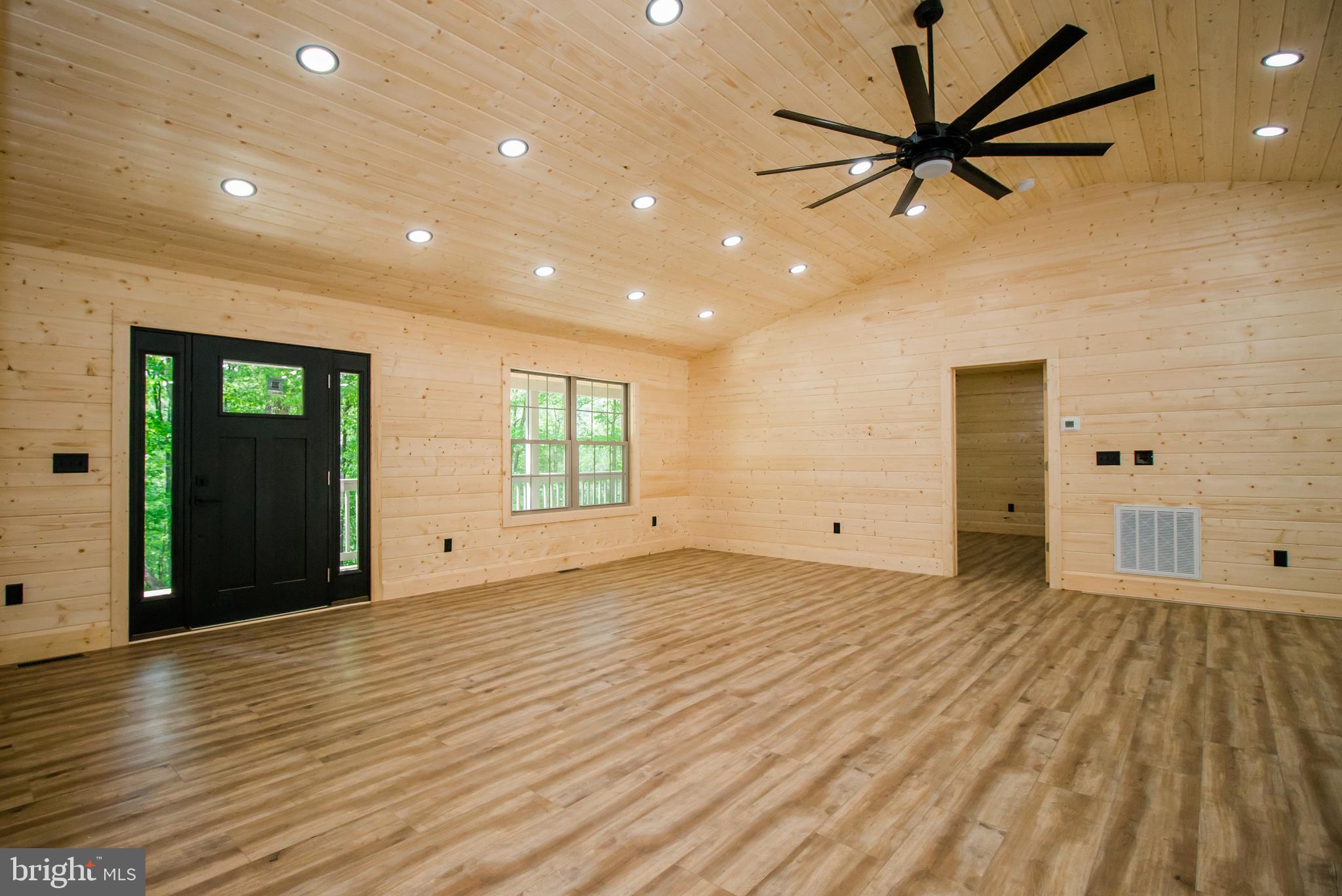 TROUT PASS - Residential