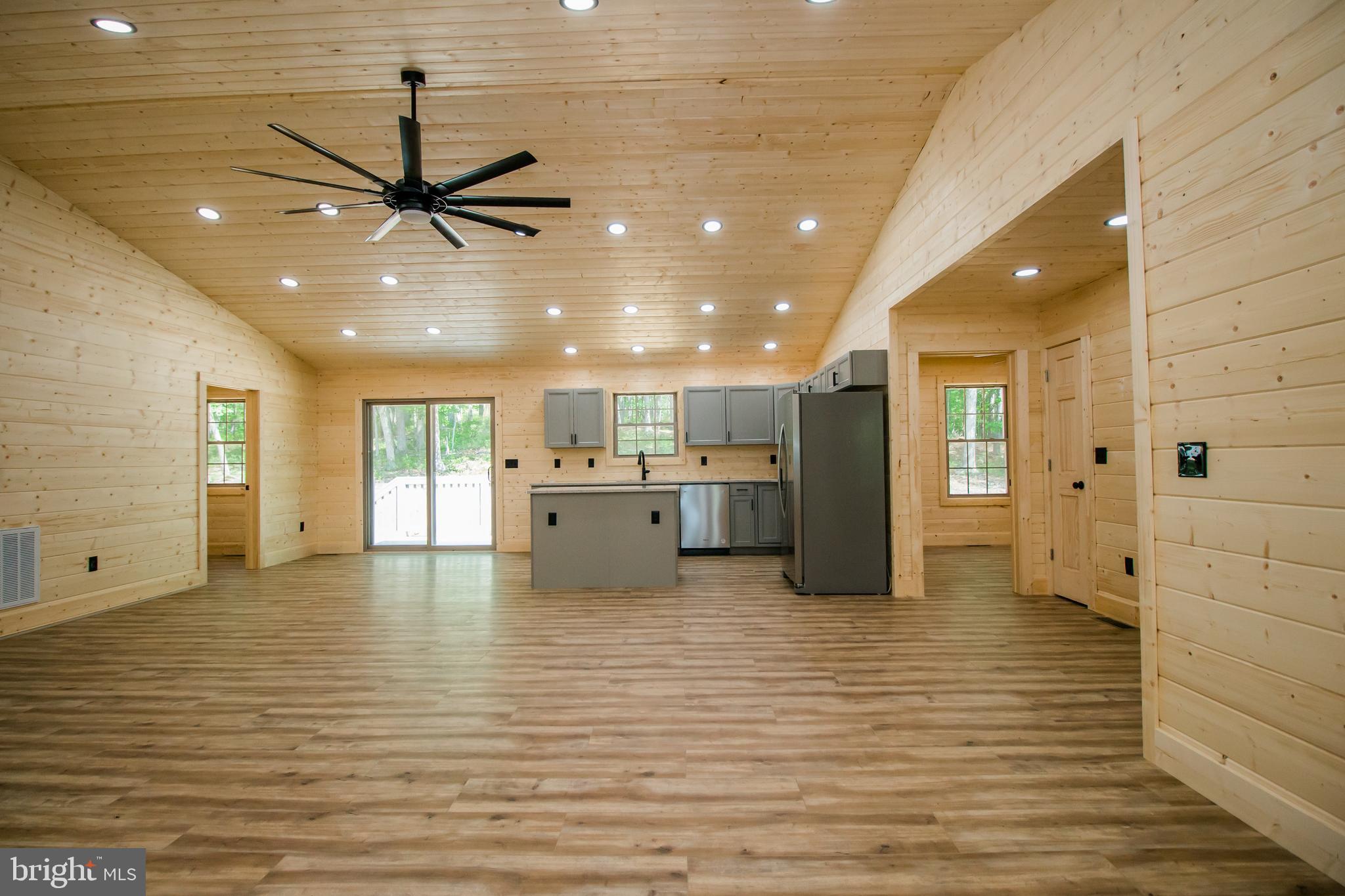 TROUT PASS - Residential