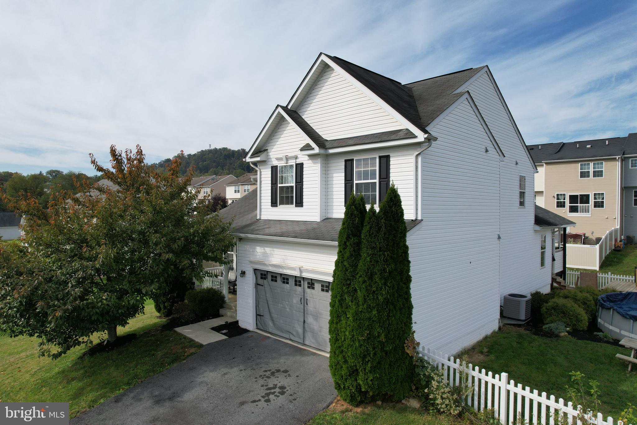 STONEBROOK VILLAGE - Residential