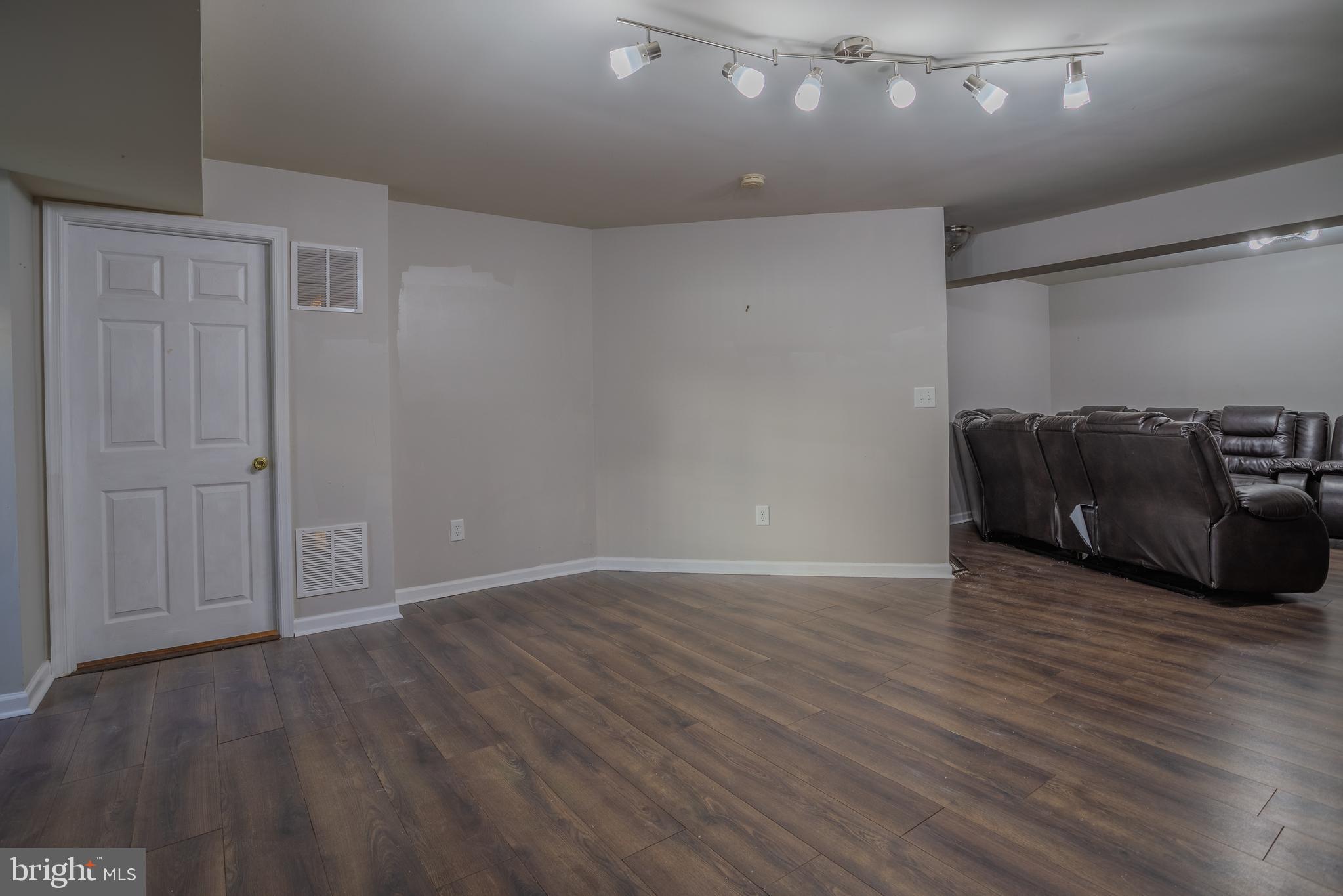 STONEBROOK VILLAGE - Residential