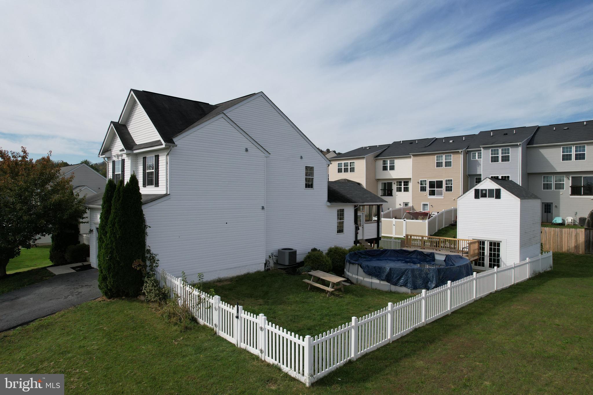 STONEBROOK VILLAGE - Residential