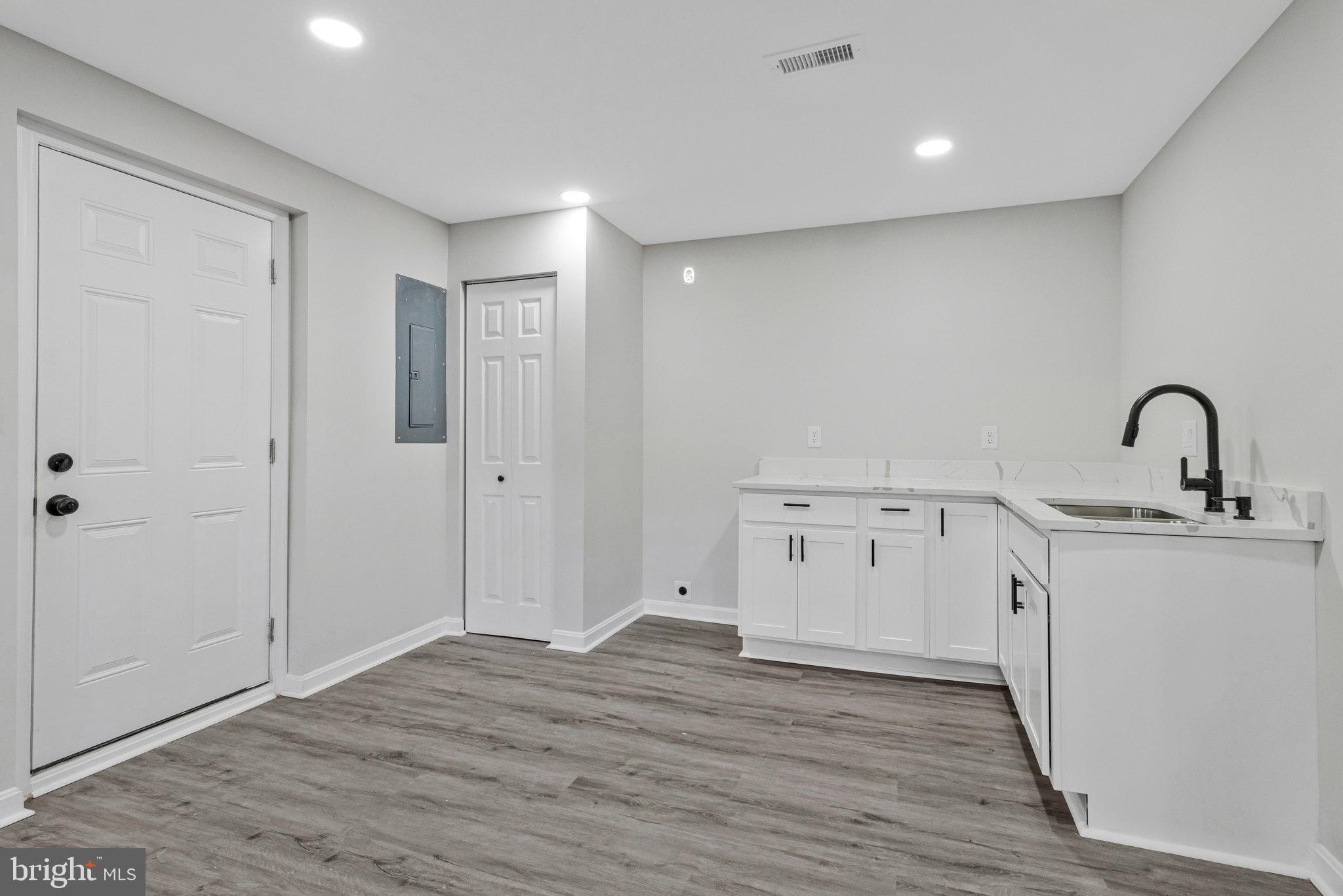 SEABROOK ESTATES - Residential