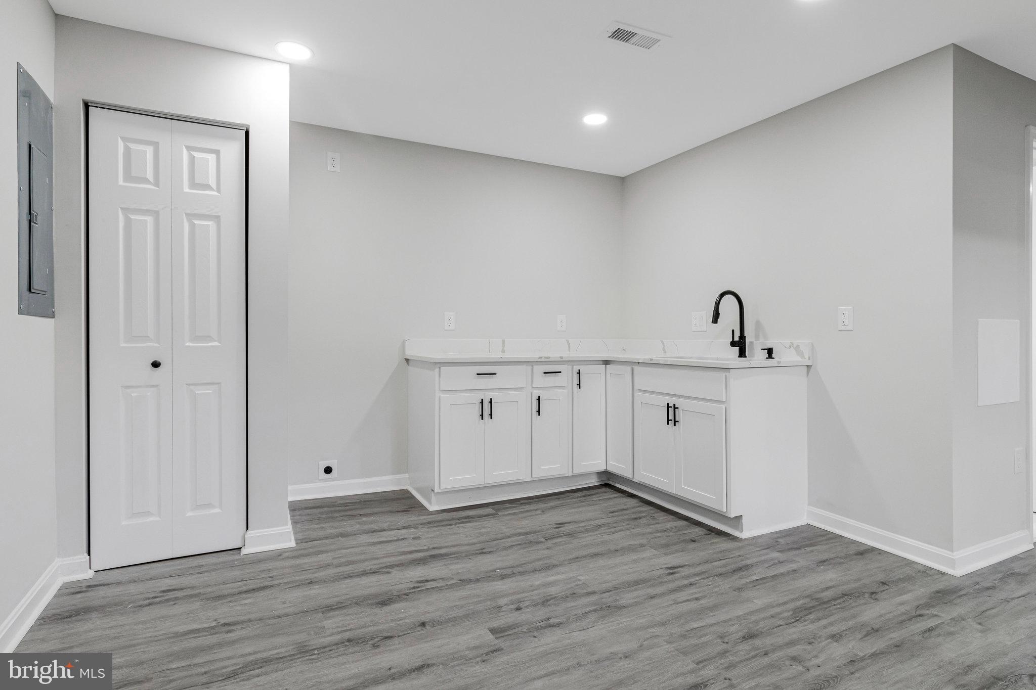 SEABROOK ESTATES - Residential