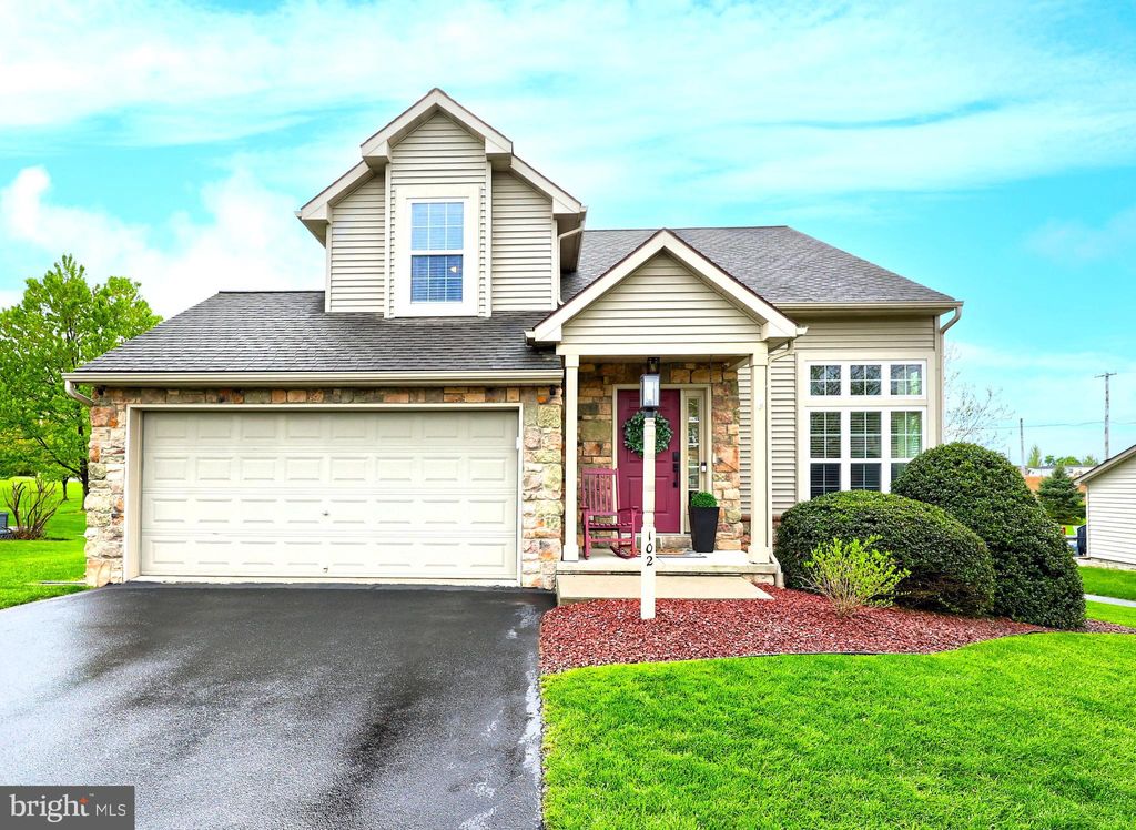 Photo of 102 Bloomfield Drive, EPHRATA, PA 17522 (MLS # PALA2086760)