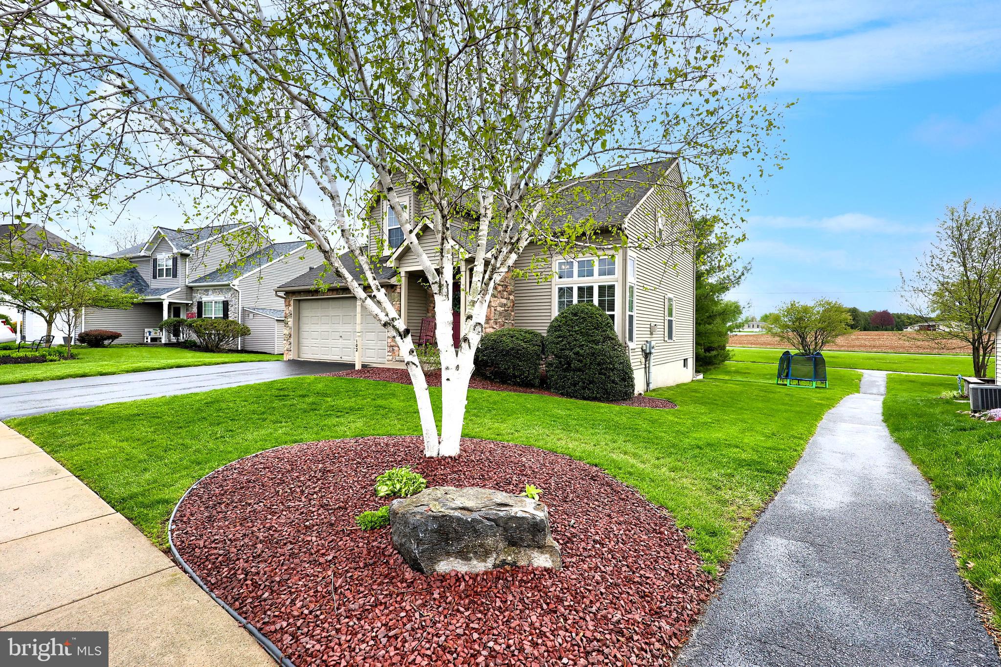 102 BLOOMFIELD DRIVE
