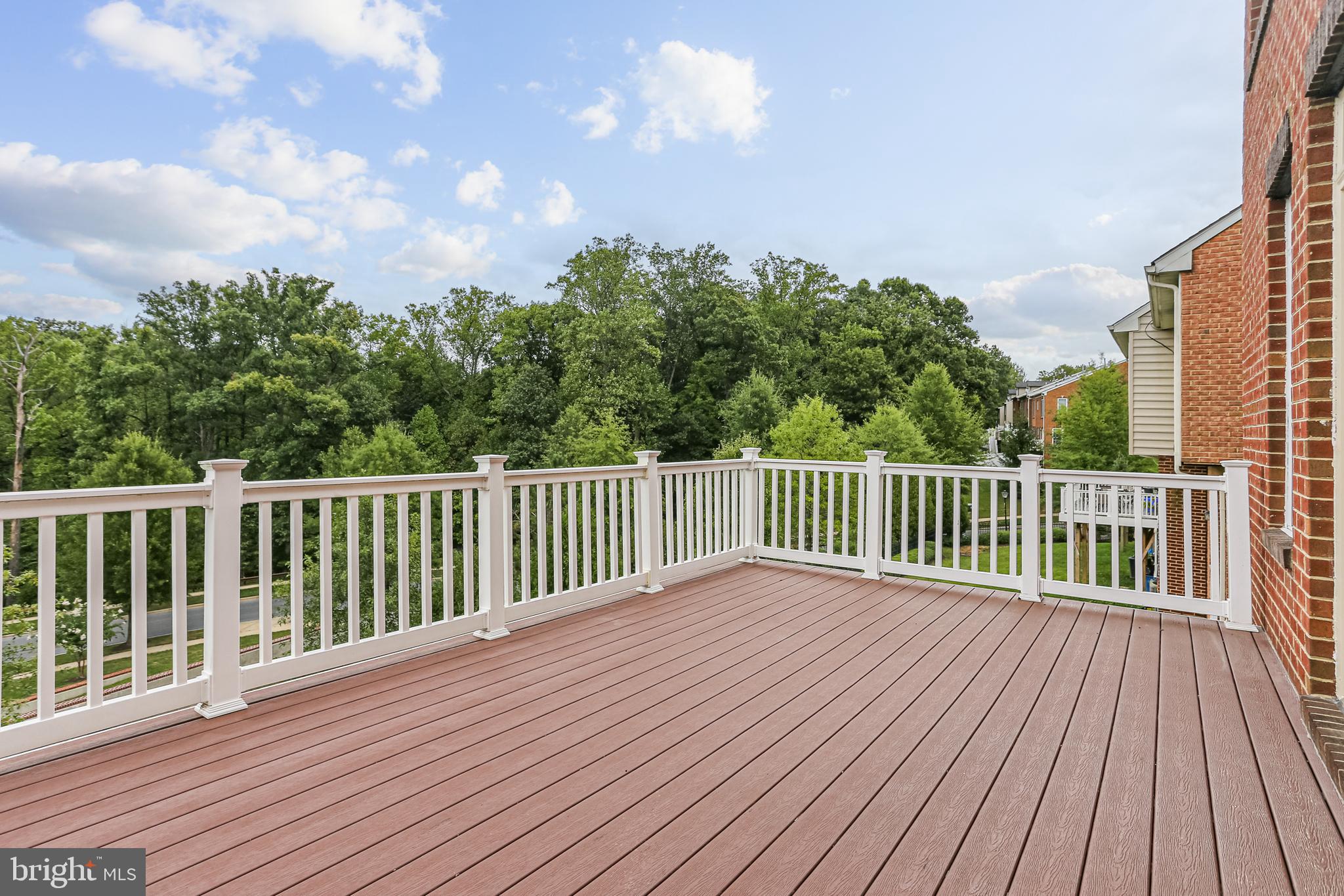 WHITEHALL SQUARE - Residential