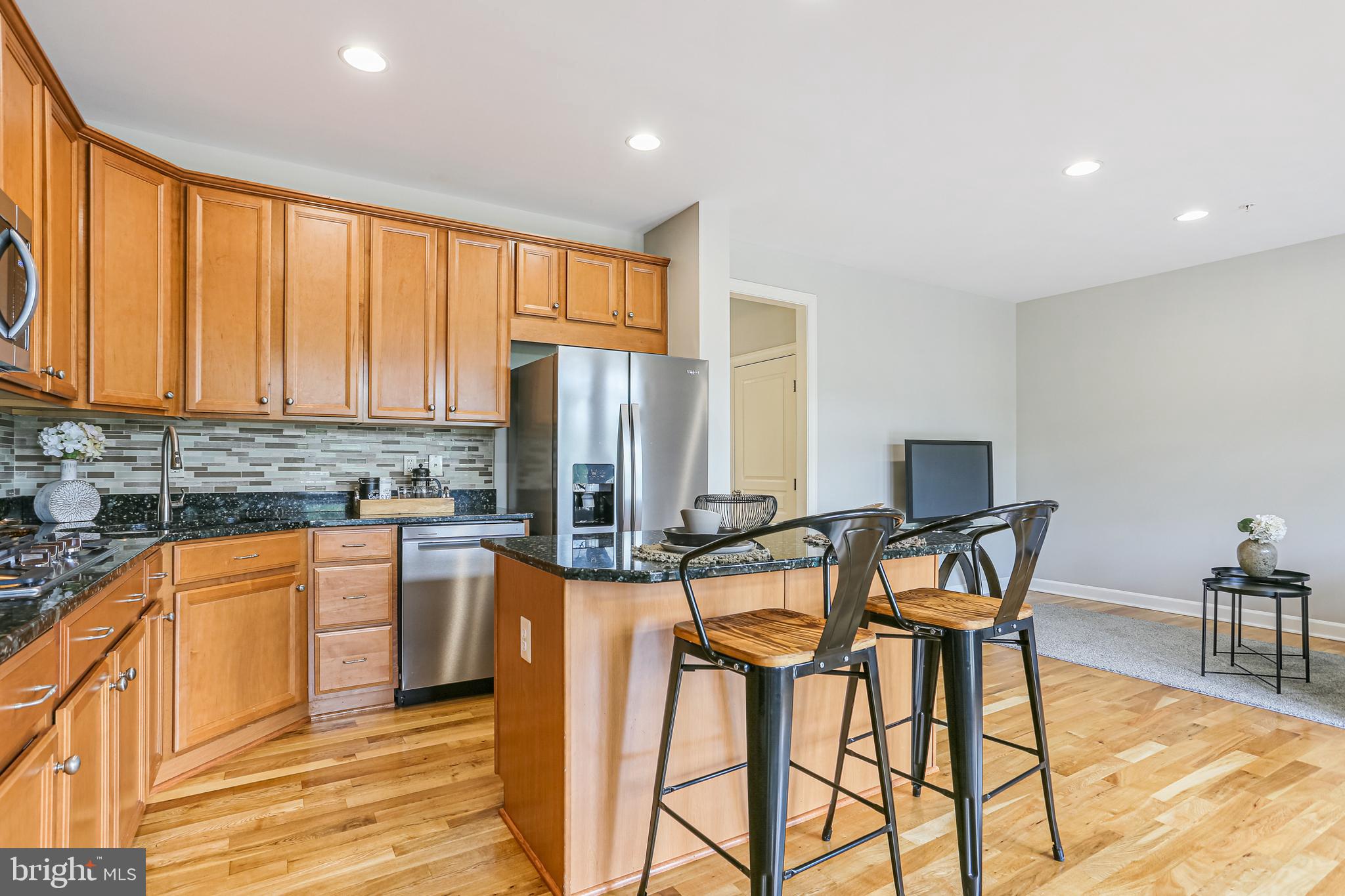 WHITEHALL SQUARE - Residential