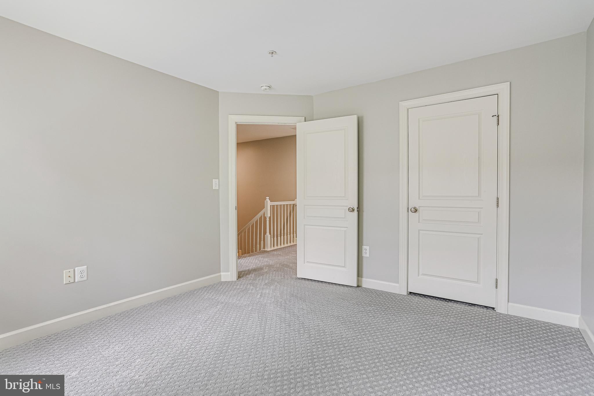 WHITEHALL SQUARE - Residential