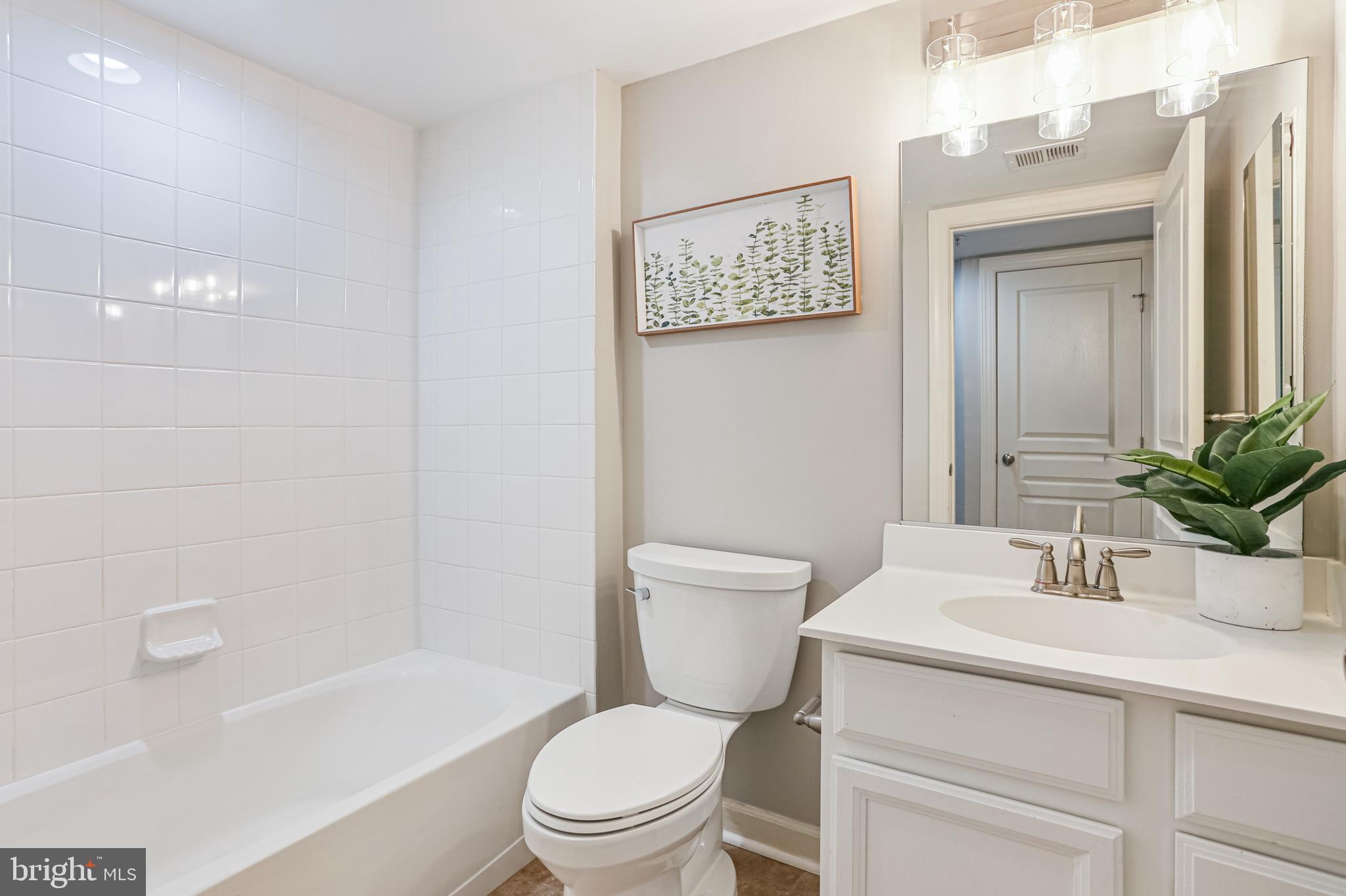 WHITEHALL SQUARE - Residential