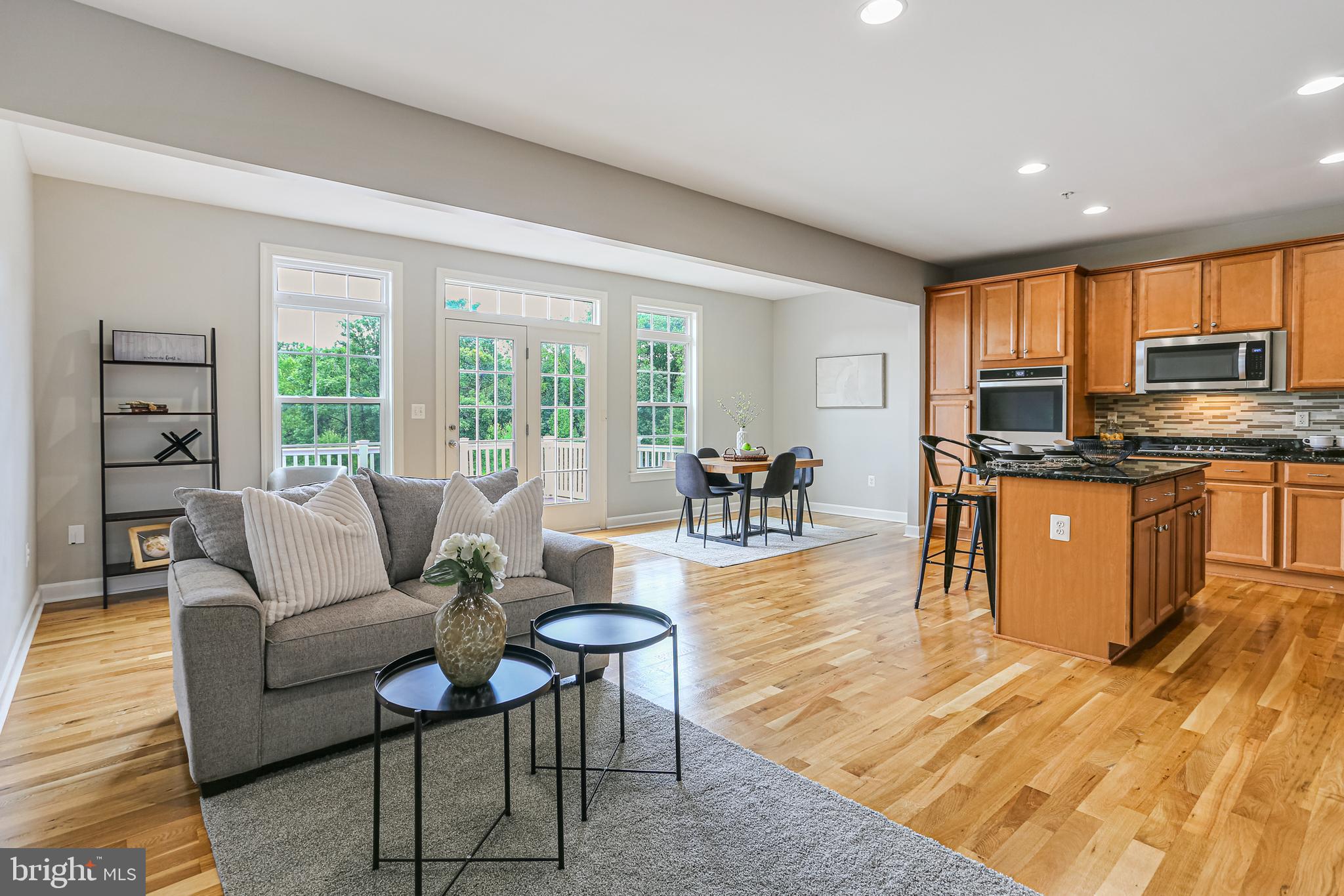 WHITEHALL SQUARE - Residential