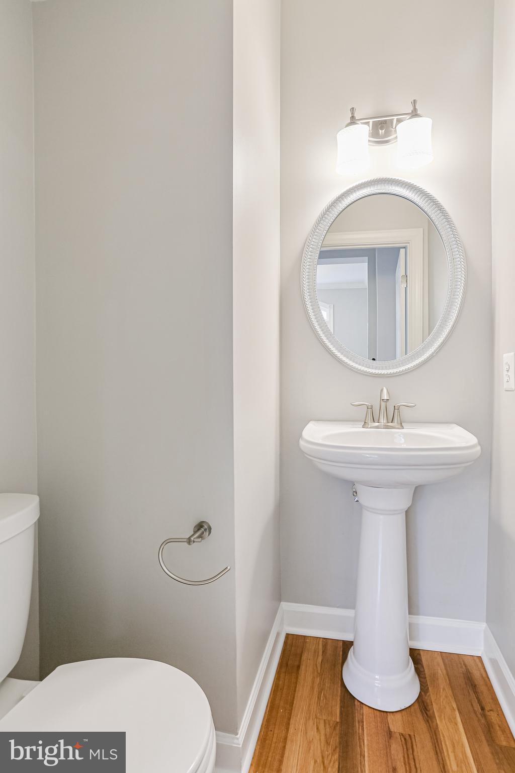 WHITEHALL SQUARE - Residential