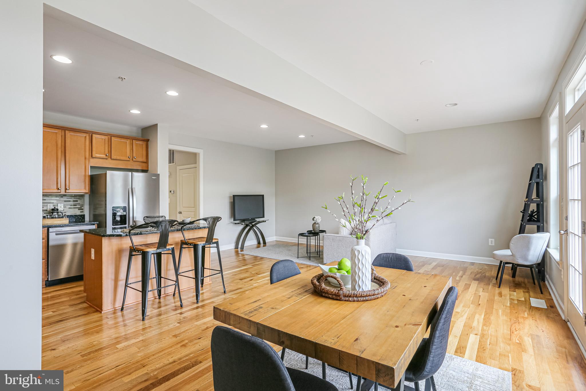 WHITEHALL SQUARE - Residential