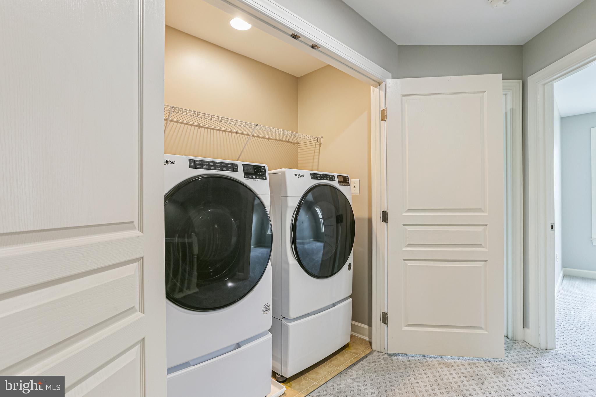 WHITEHALL SQUARE - Residential