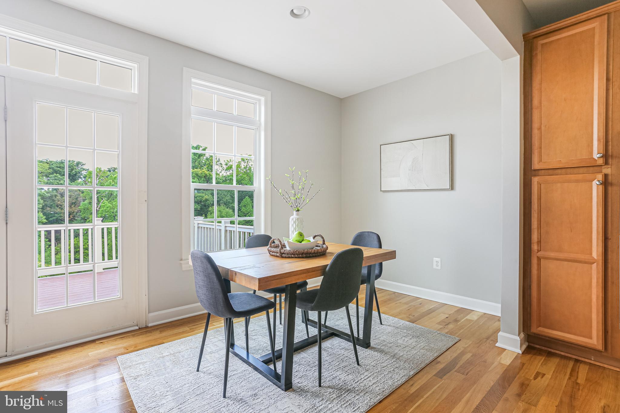 WHITEHALL SQUARE - Residential