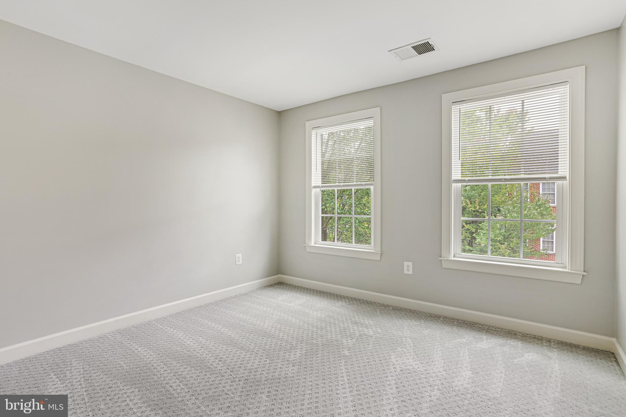 WHITEHALL SQUARE - Residential