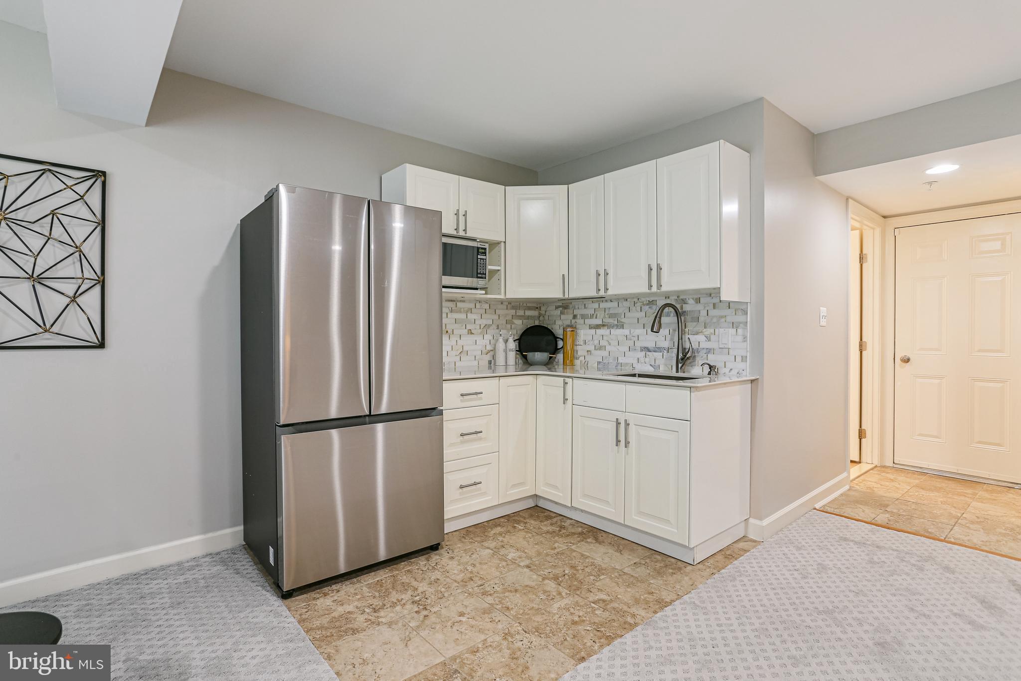 WHITEHALL SQUARE - Residential