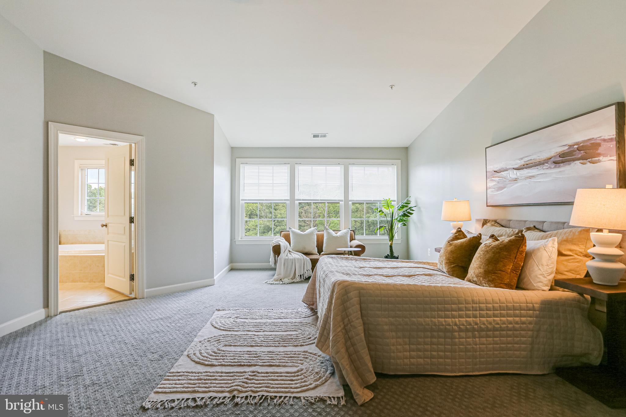 WHITEHALL SQUARE - Residential