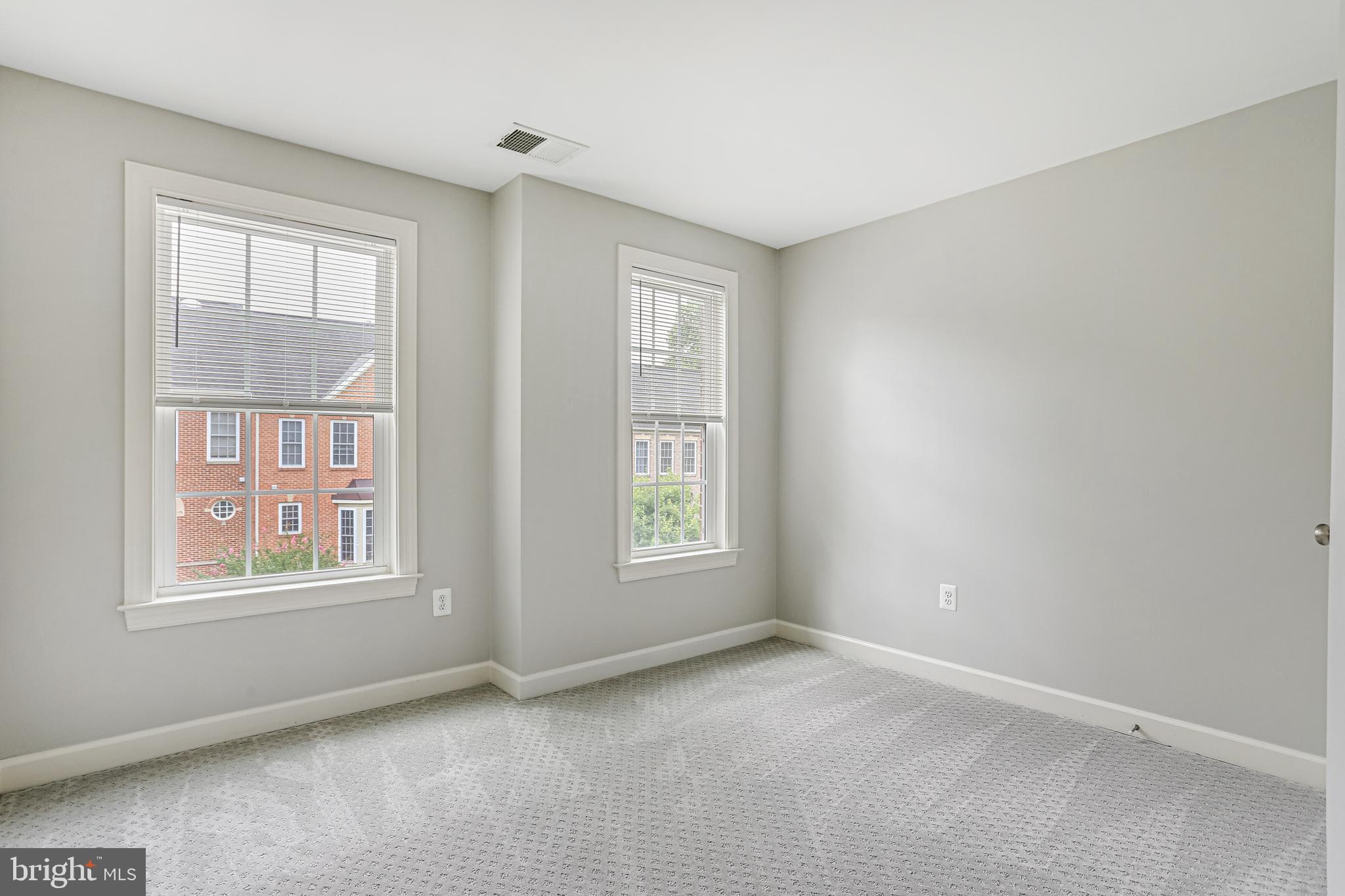 WHITEHALL SQUARE - Residential