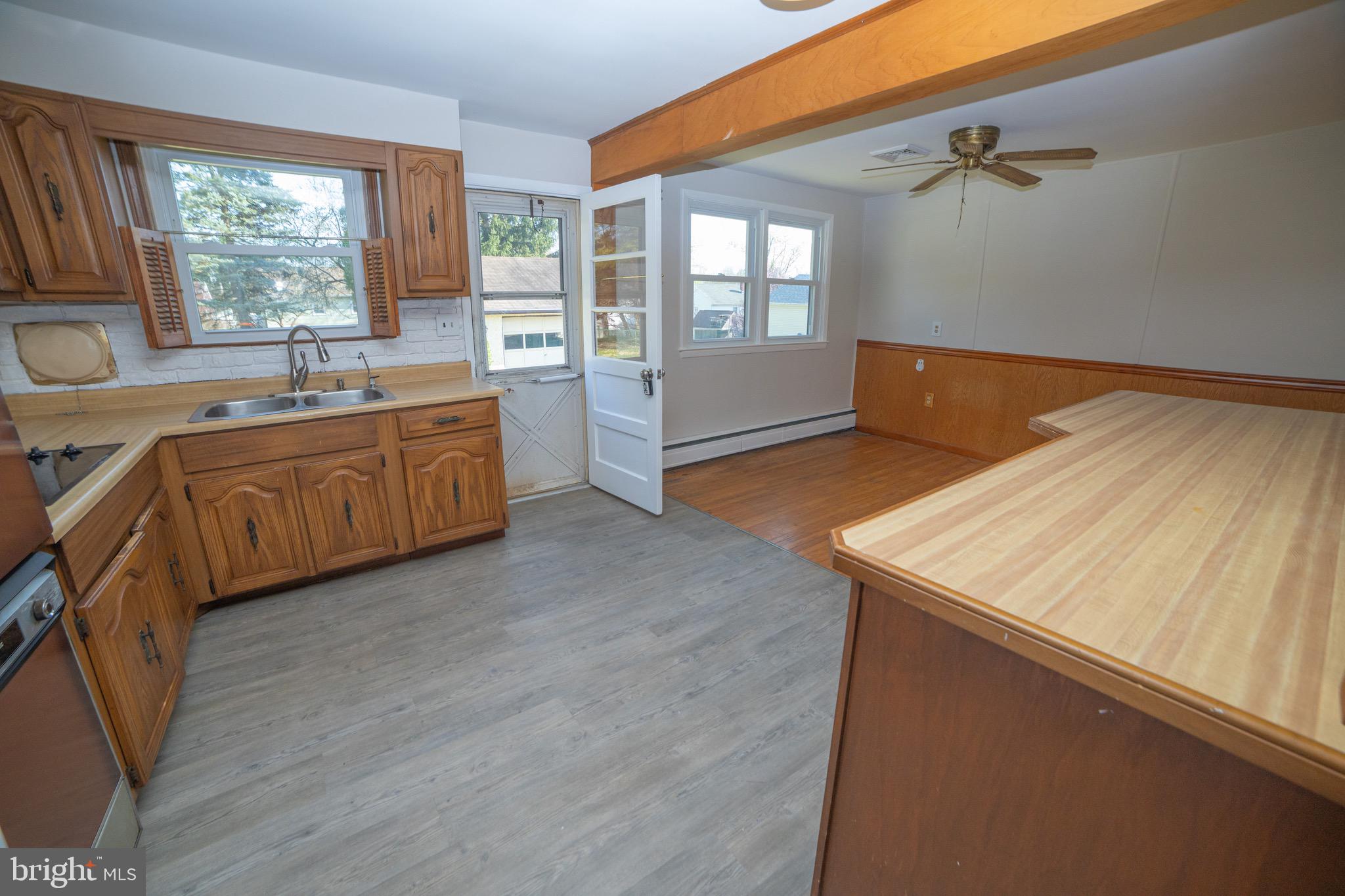 TWIN OAKS - Residential