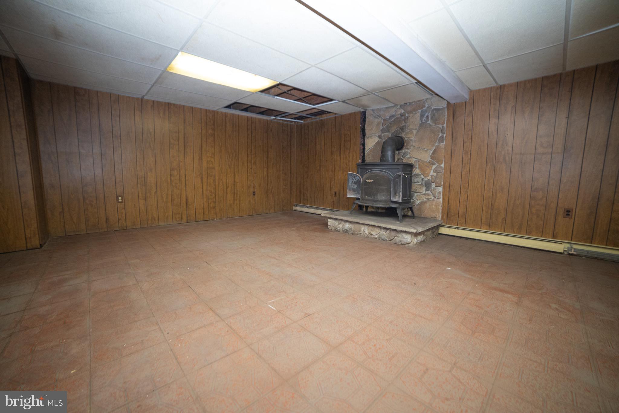 TWIN OAKS - Residential