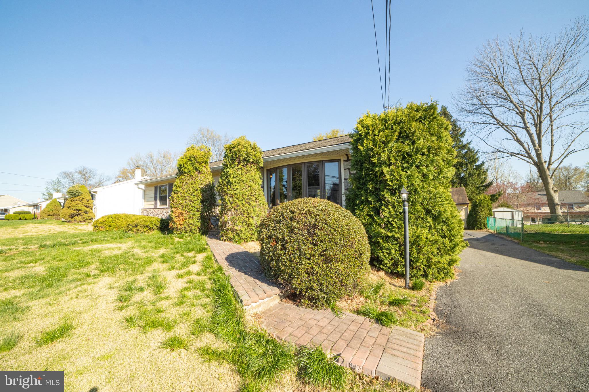 TWIN OAKS - Residential