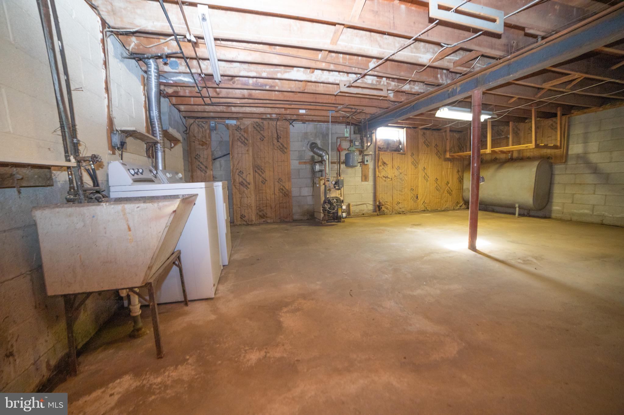 TWIN OAKS - Residential