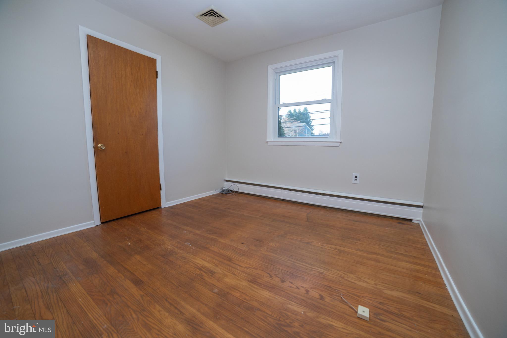 TWIN OAKS - Residential