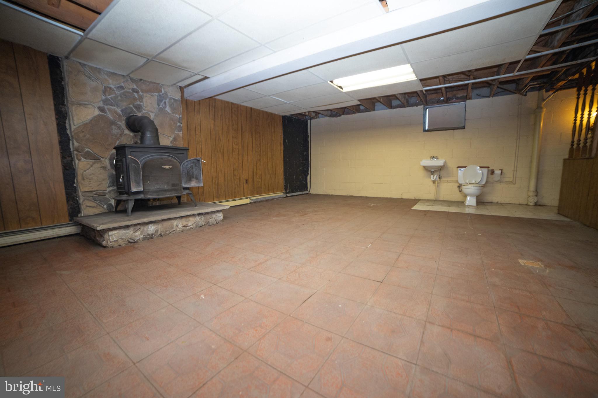 TWIN OAKS - Residential