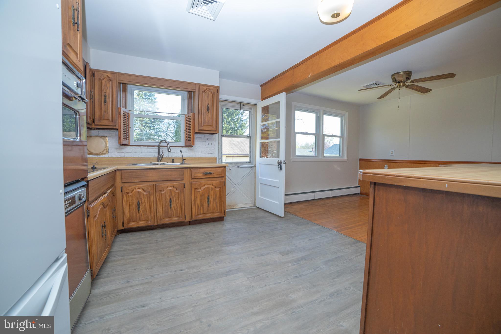 TWIN OAKS - Residential