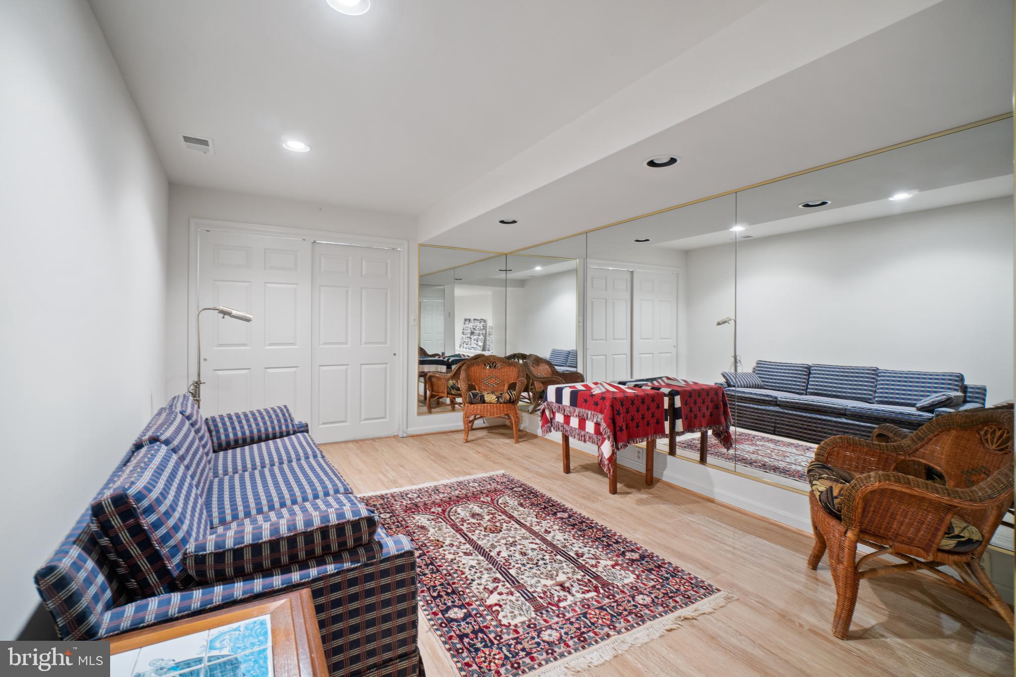 RIVA TRACE/SPRING PLACE - Residential