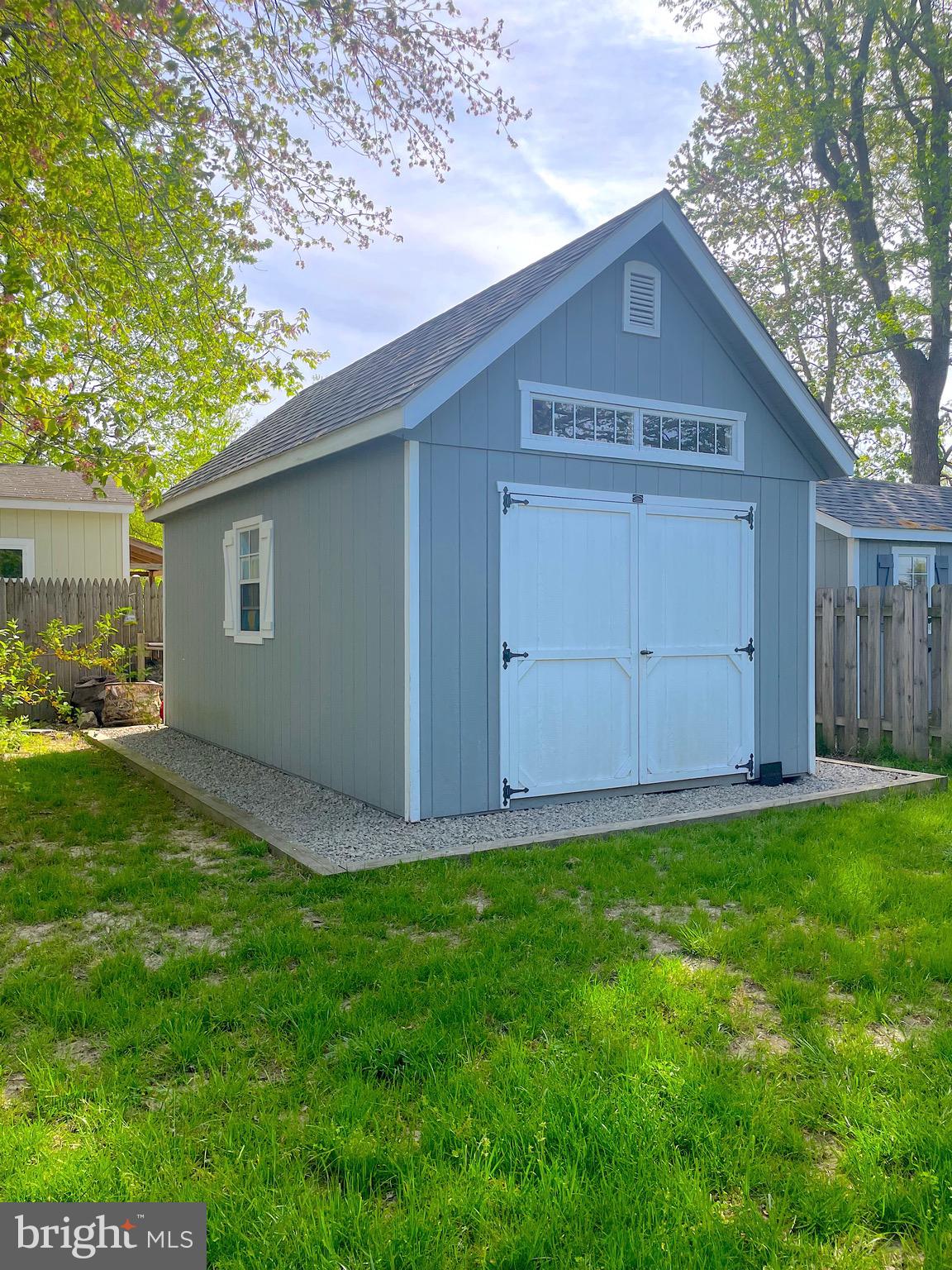 FRANKLIN MANOR BEACH - Residential Lease