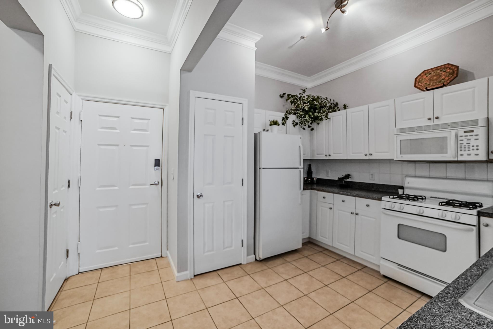 THE COLONNADE AT KENTLANDS - Residential