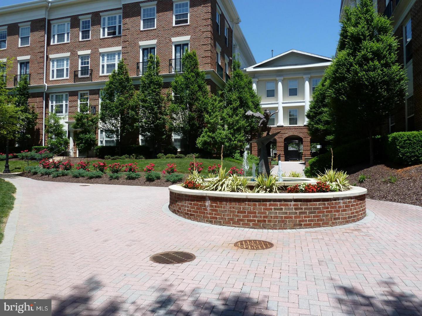THE COLONNADE AT KENTLANDS - Residential