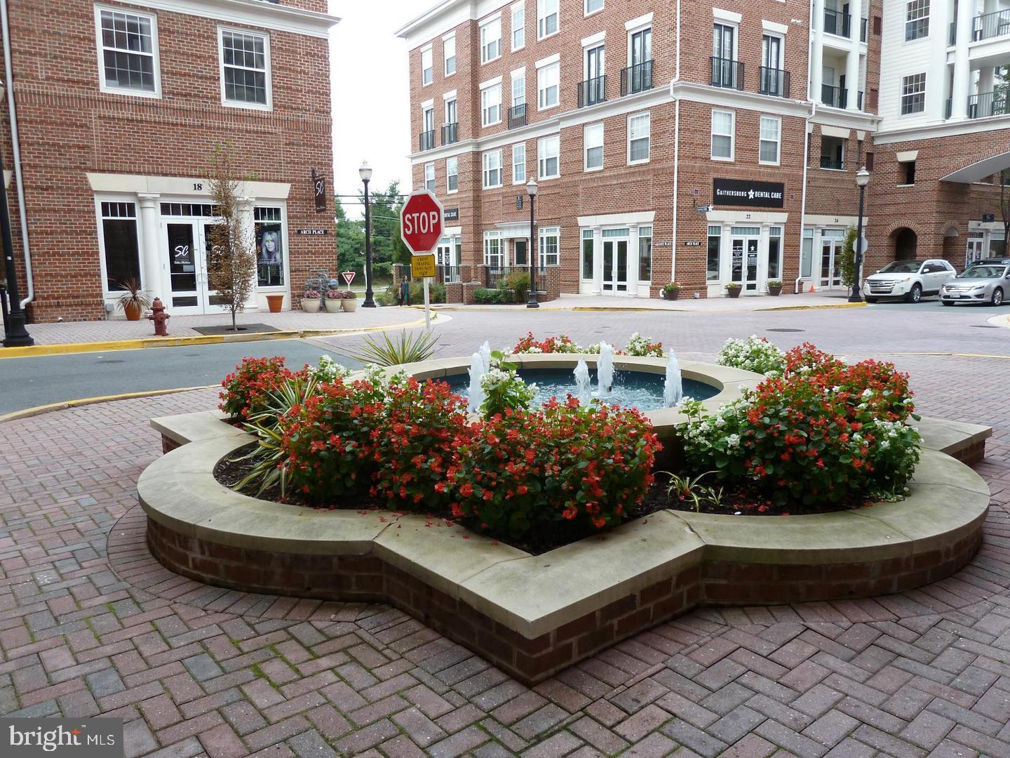 THE COLONNADE AT KENTLANDS - Residential