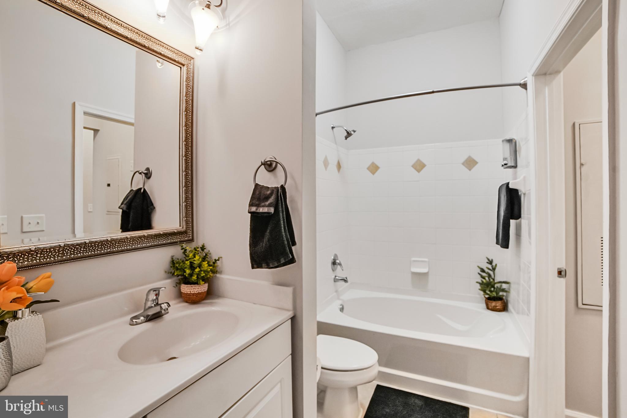 THE COLONNADE AT KENTLANDS - Residential