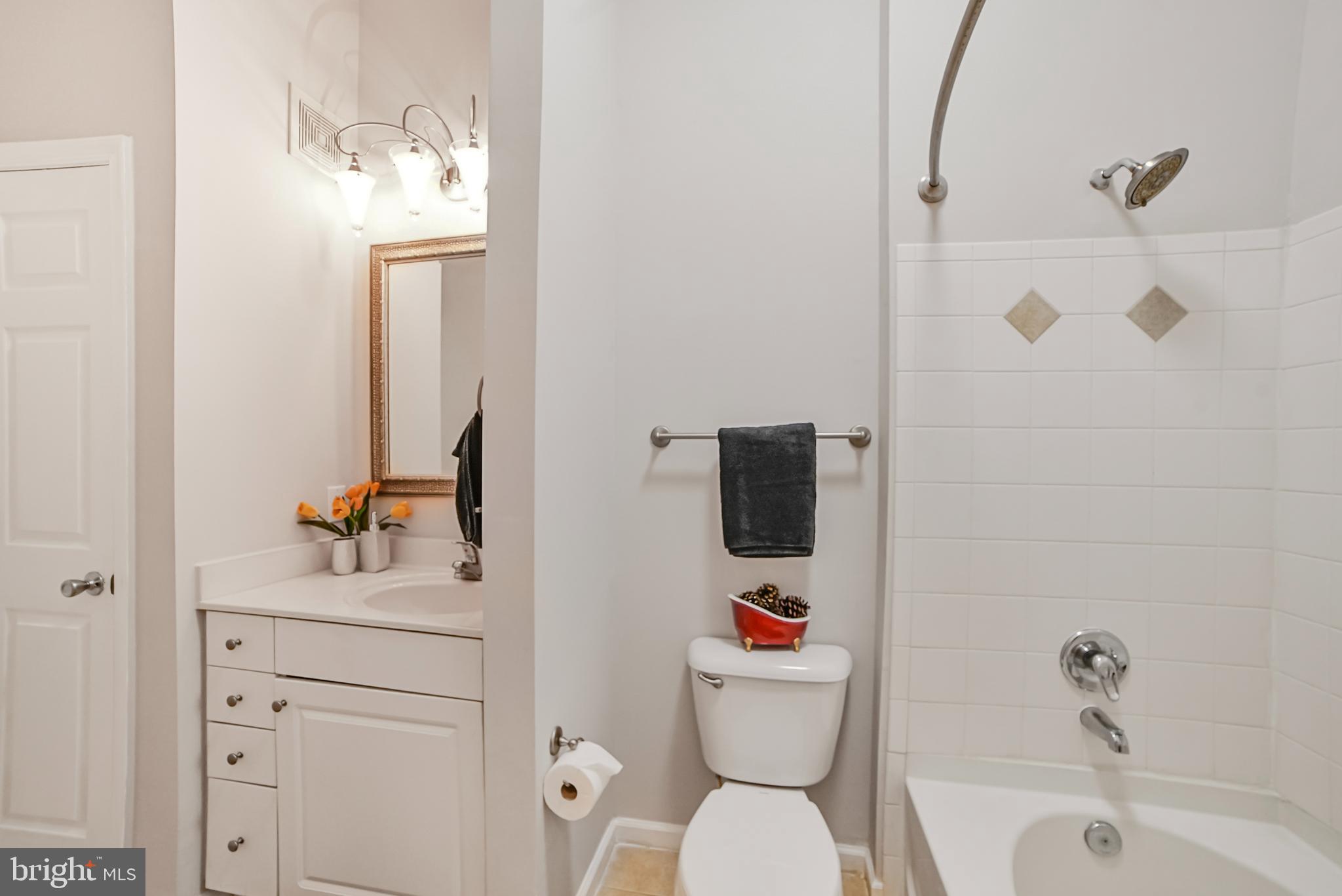 THE COLONNADE AT KENTLANDS - Residential