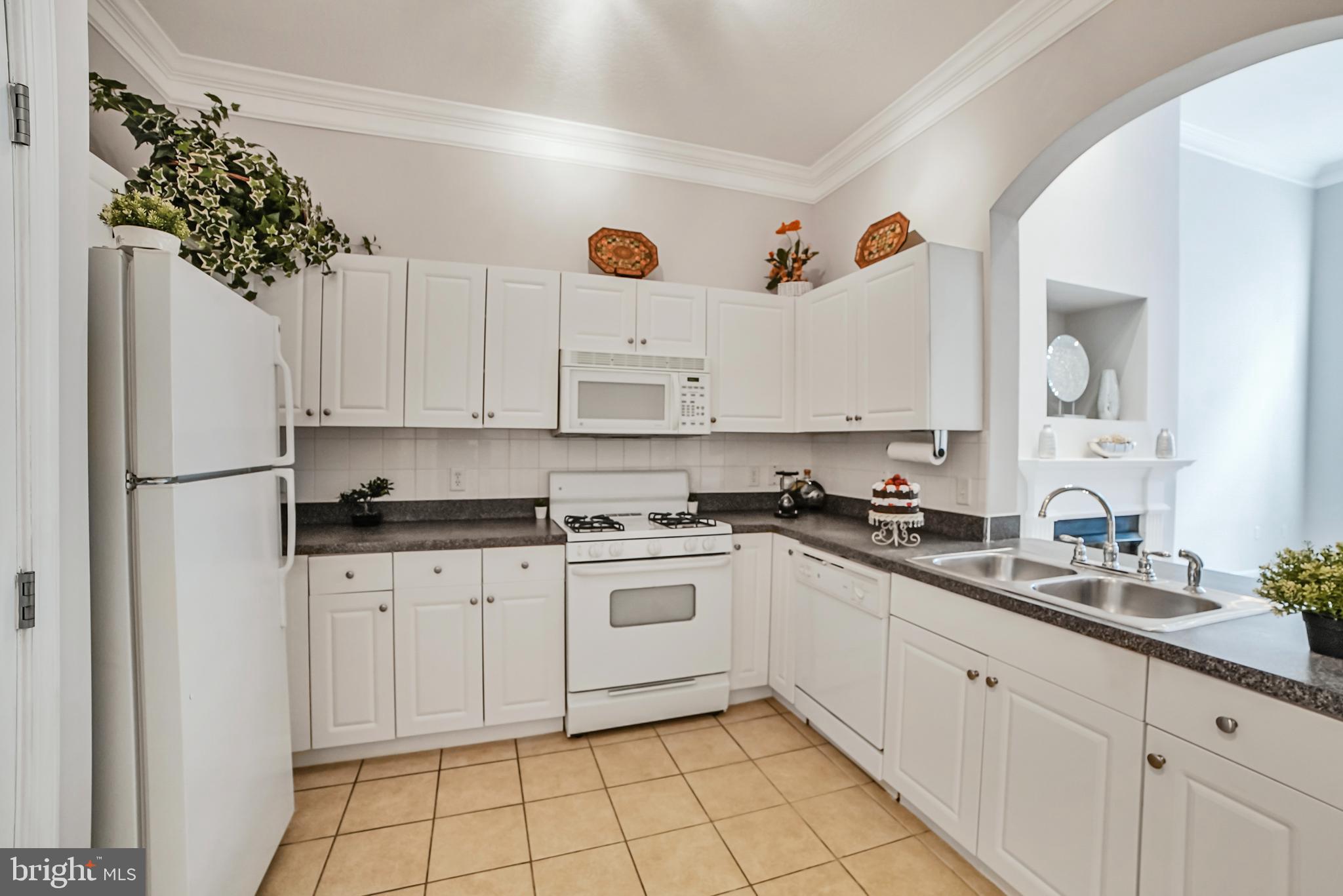 THE COLONNADE AT KENTLANDS - Residential