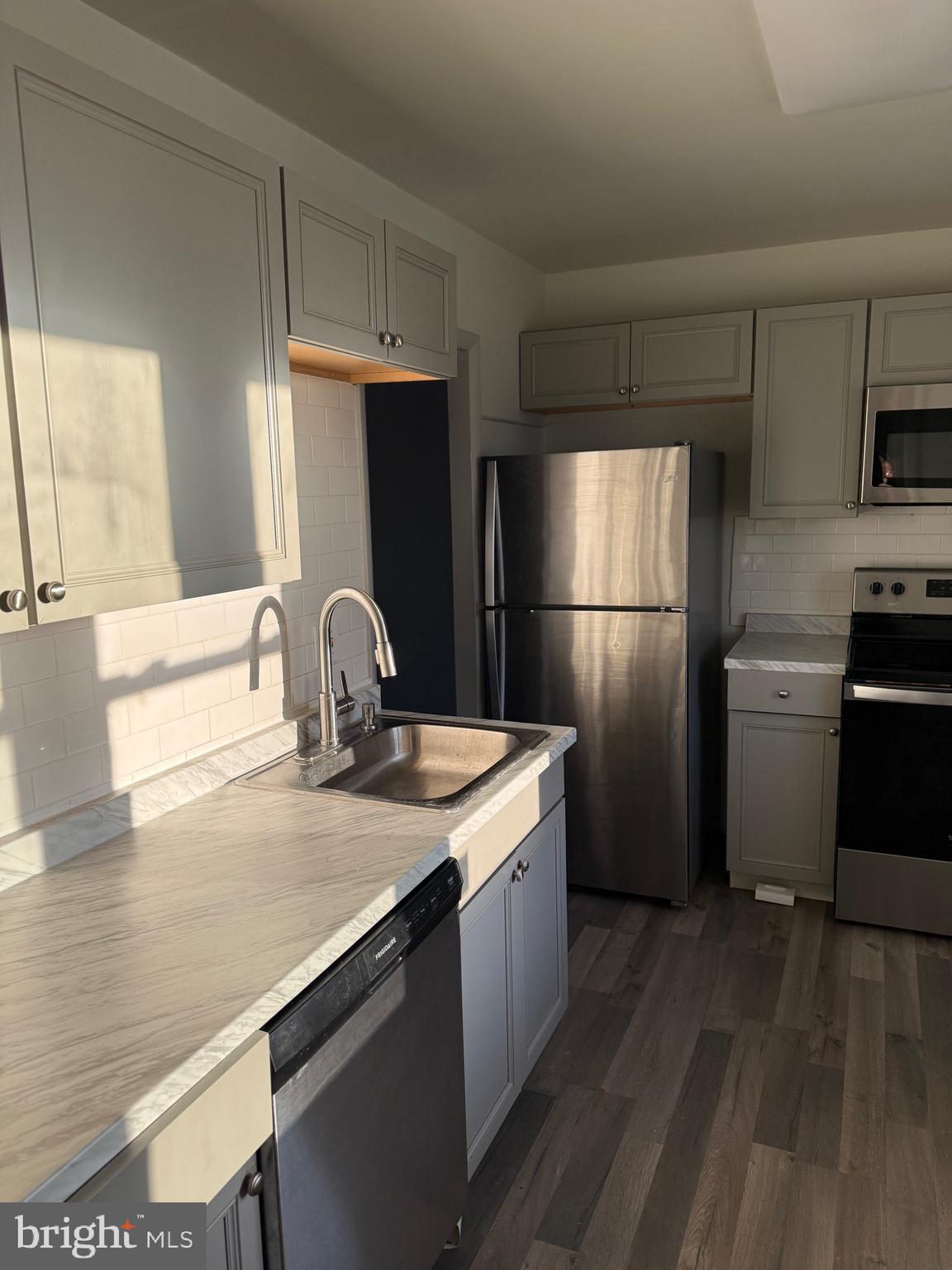 AUSTIN RUN TOWNHOUSES - Residential