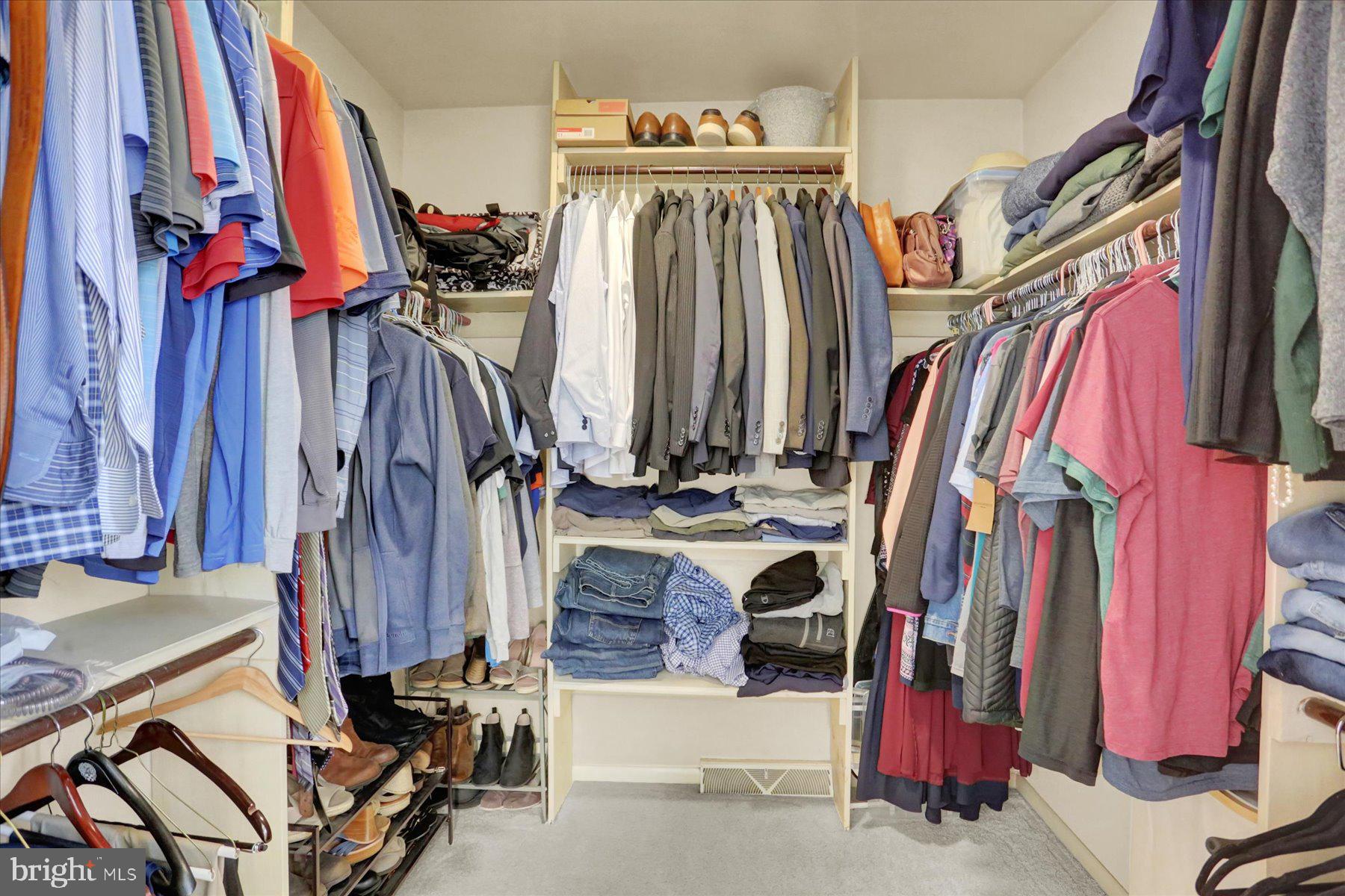 INDIAN CREEK - Residential