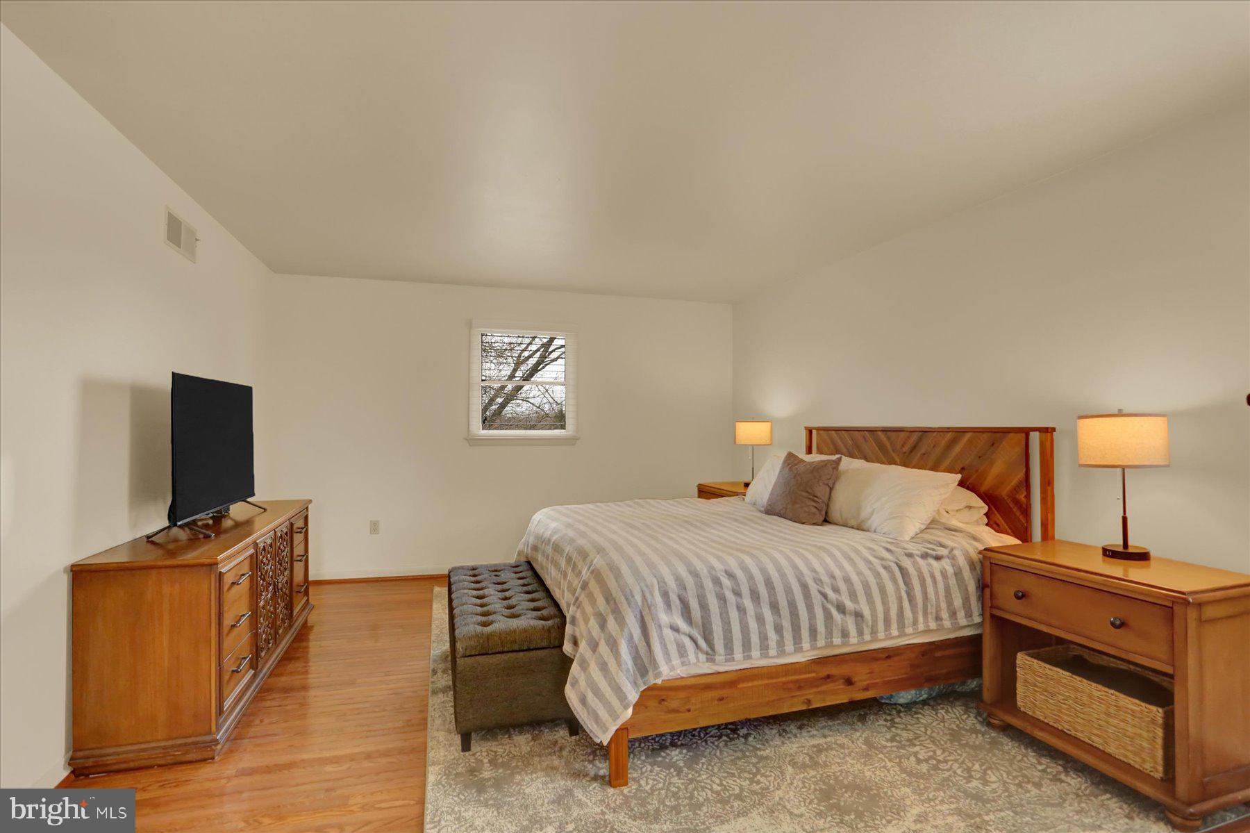 INDIAN CREEK - Residential