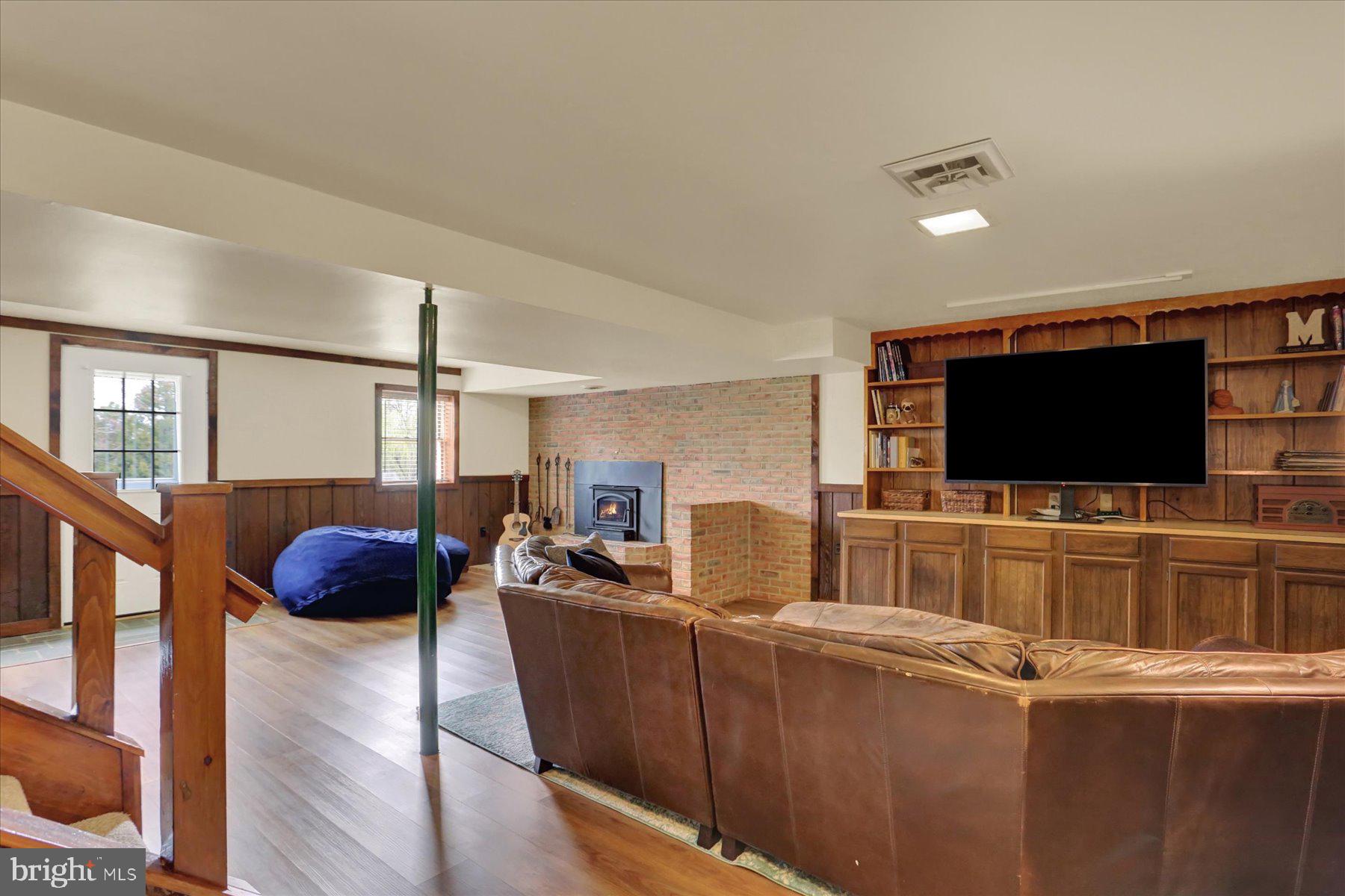 INDIAN CREEK - Residential