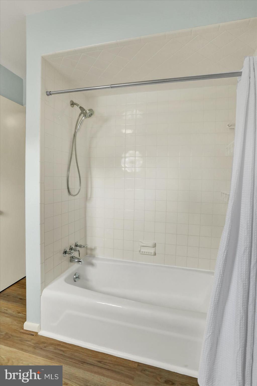 INDIAN CREEK - Residential