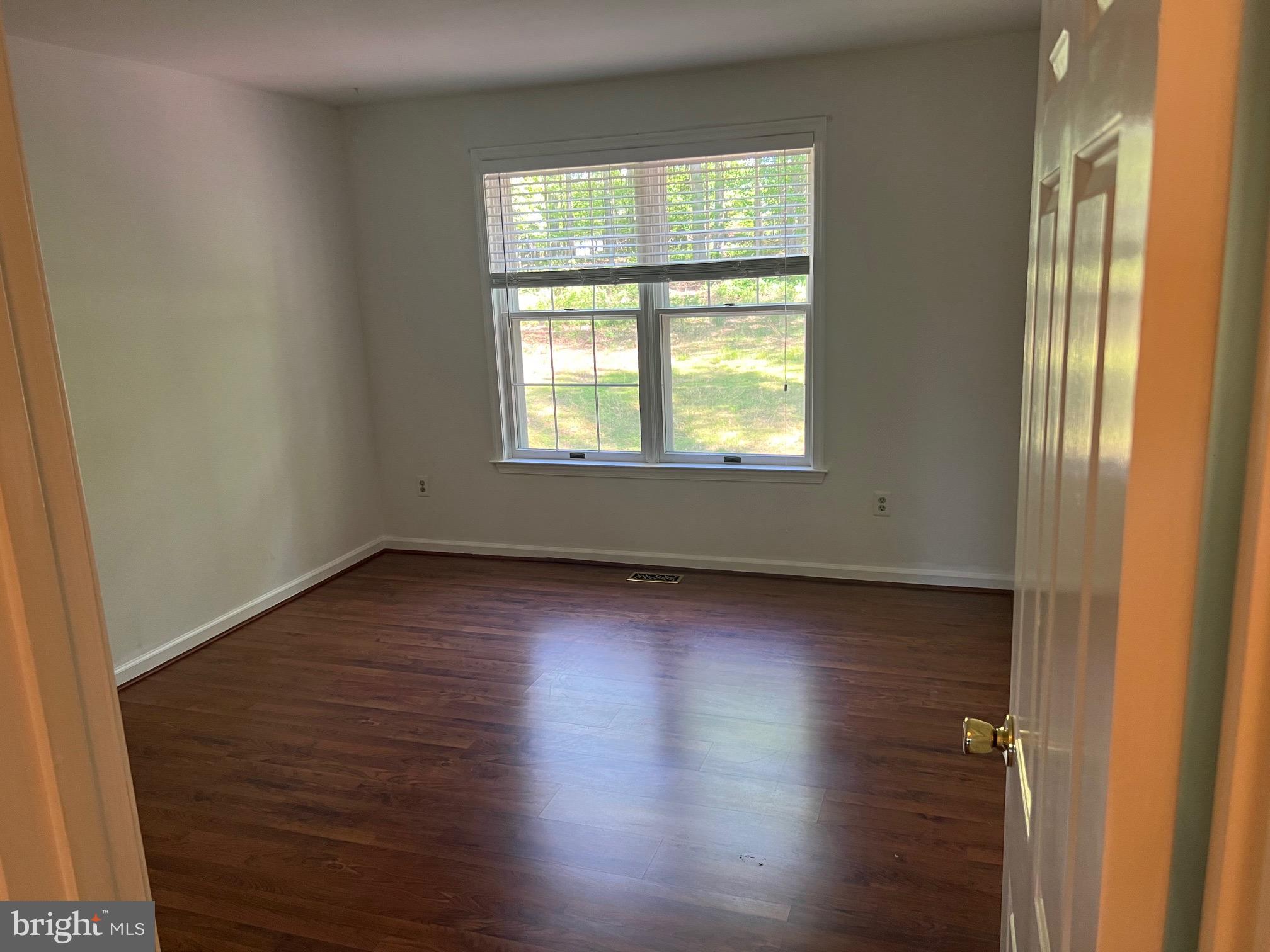 GLENWOOD ESTATES - Residential Lease