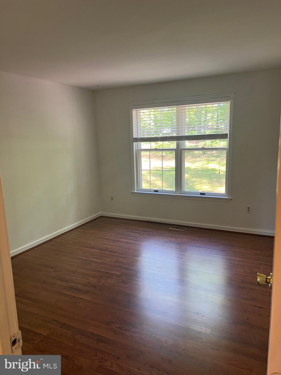 GLENWOOD ESTATES - Residential Lease